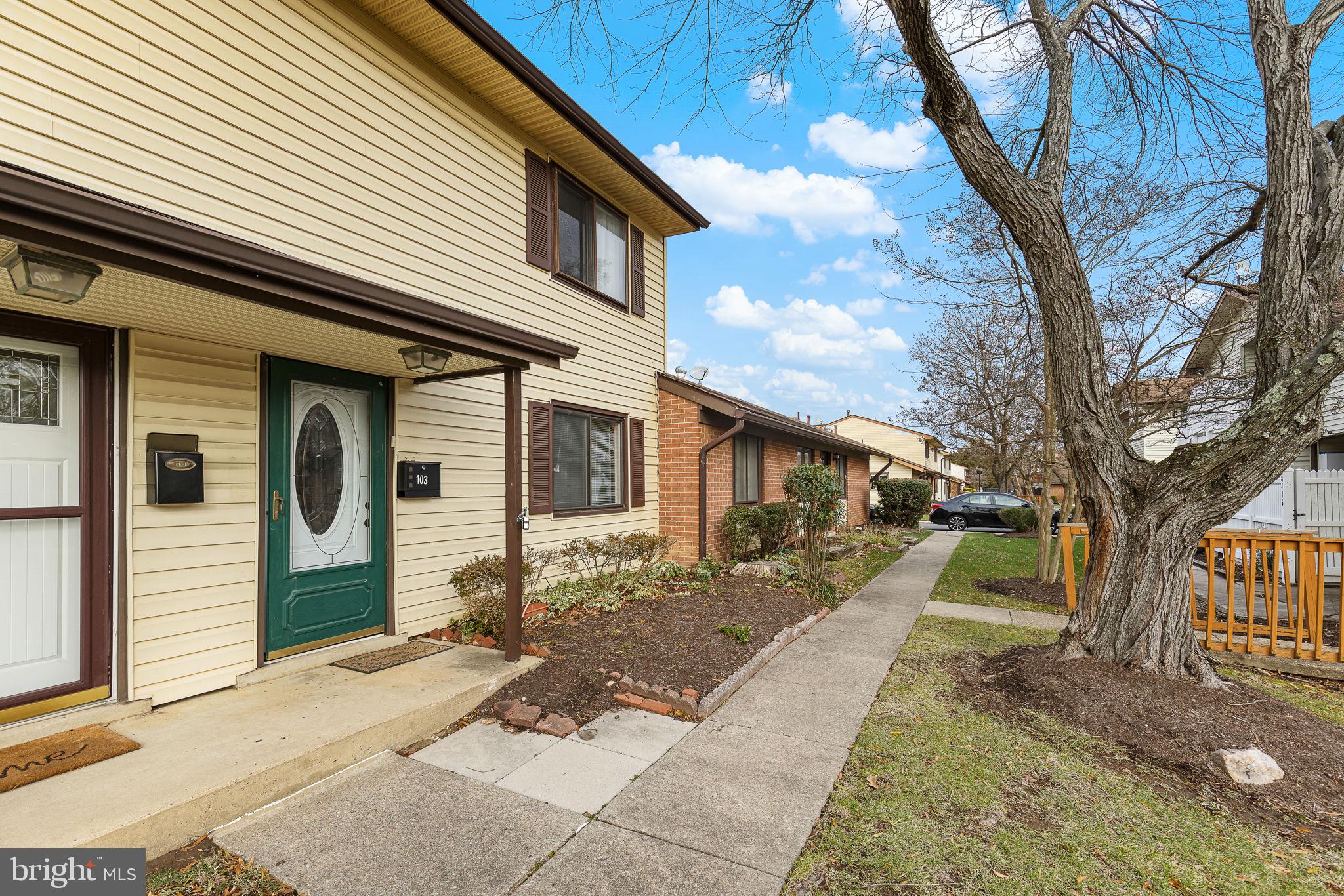 PINEWOOD LAWNS - Residential