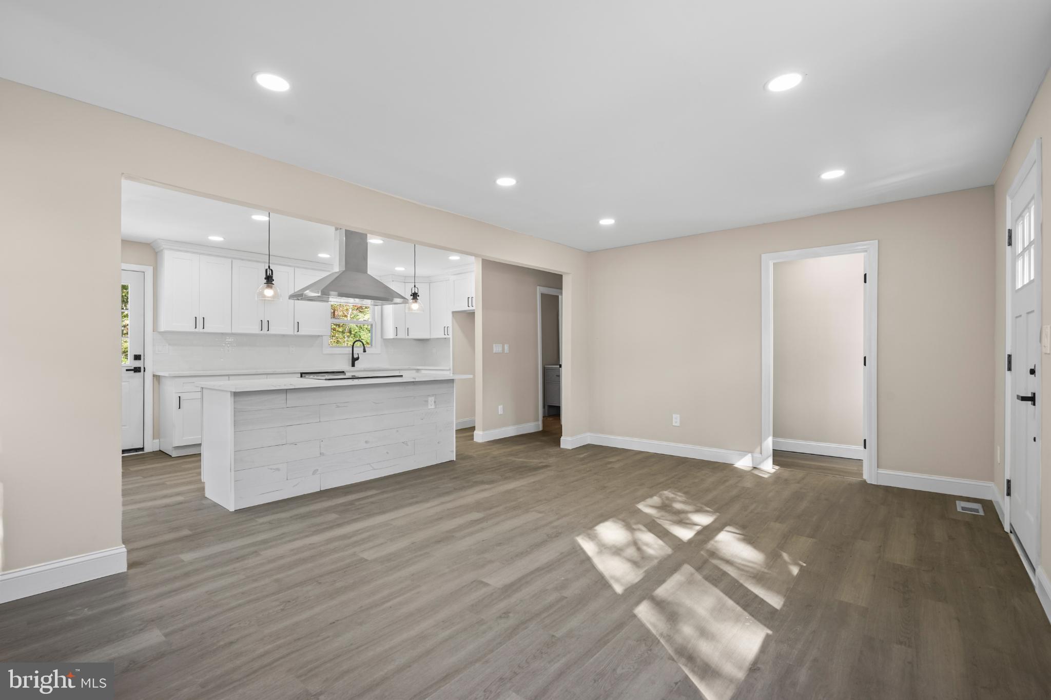 393 E MILLSTREAM ROAD