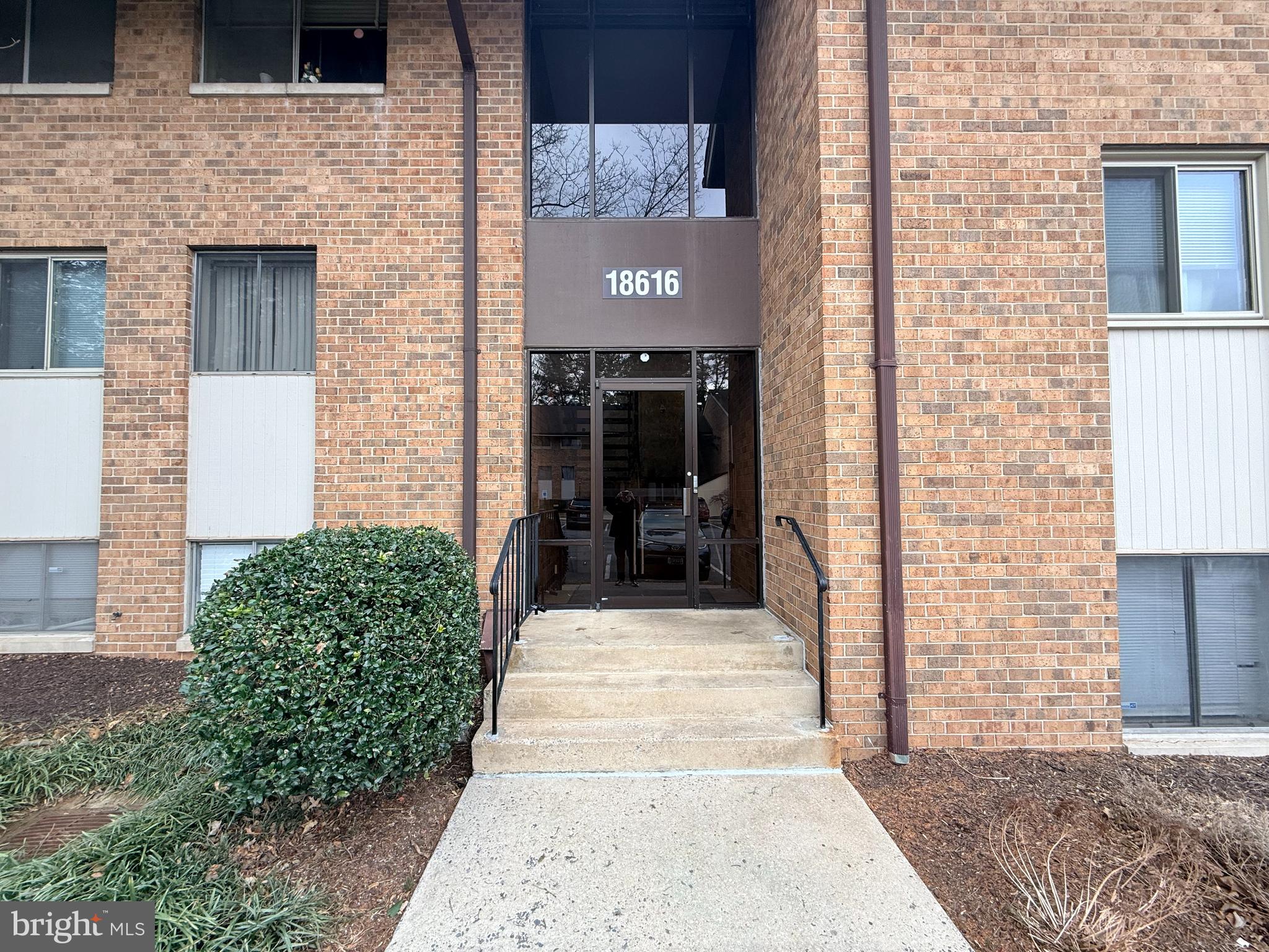 18616 WALKERS CHOICE ROAD 18616