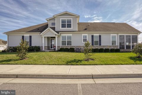 Photo of 917 Moorings Circle #131, STEVENSVILLE, MD 21666 (MLS # MDQA2016576)