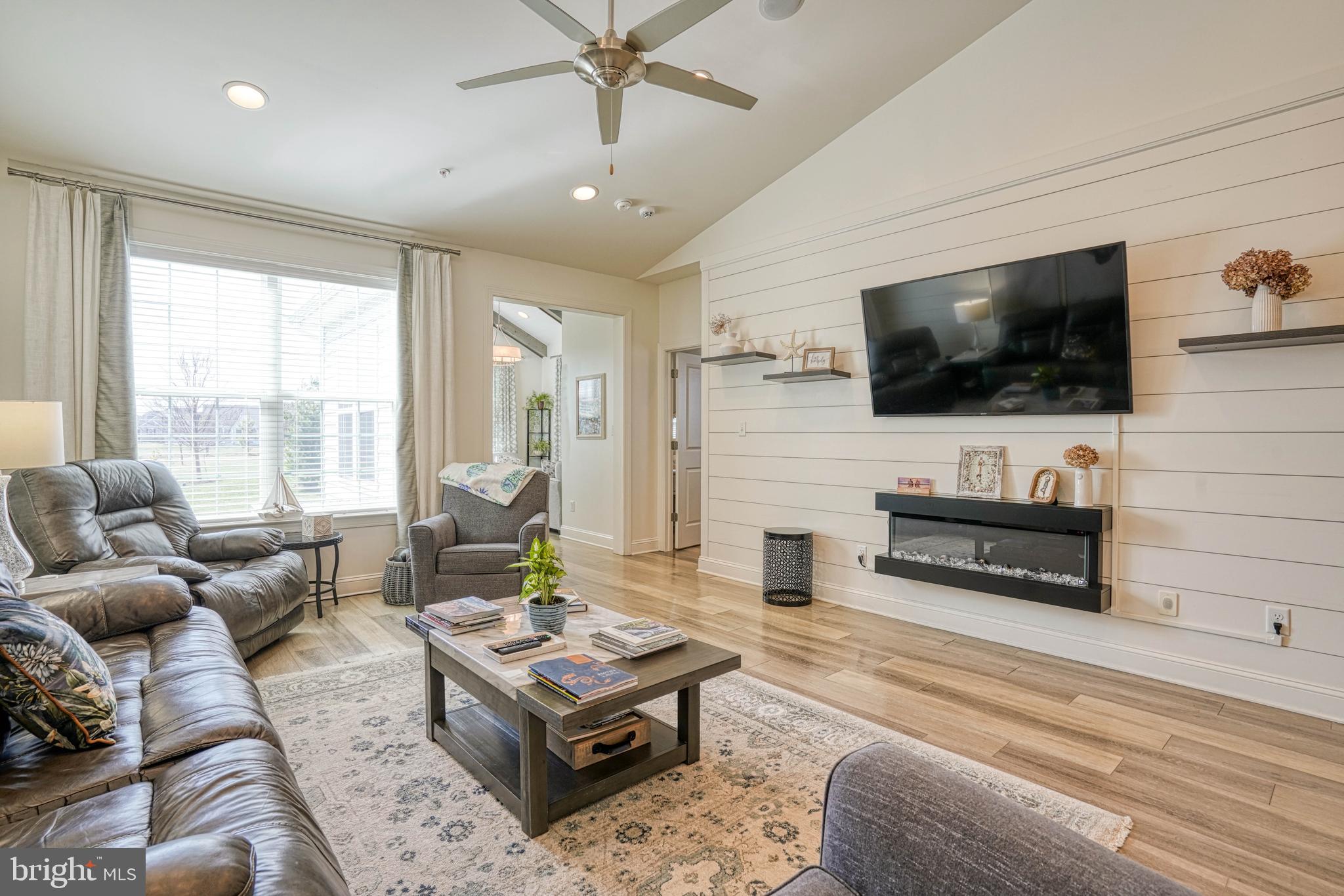 BAY BRIDGE COVE - Residential