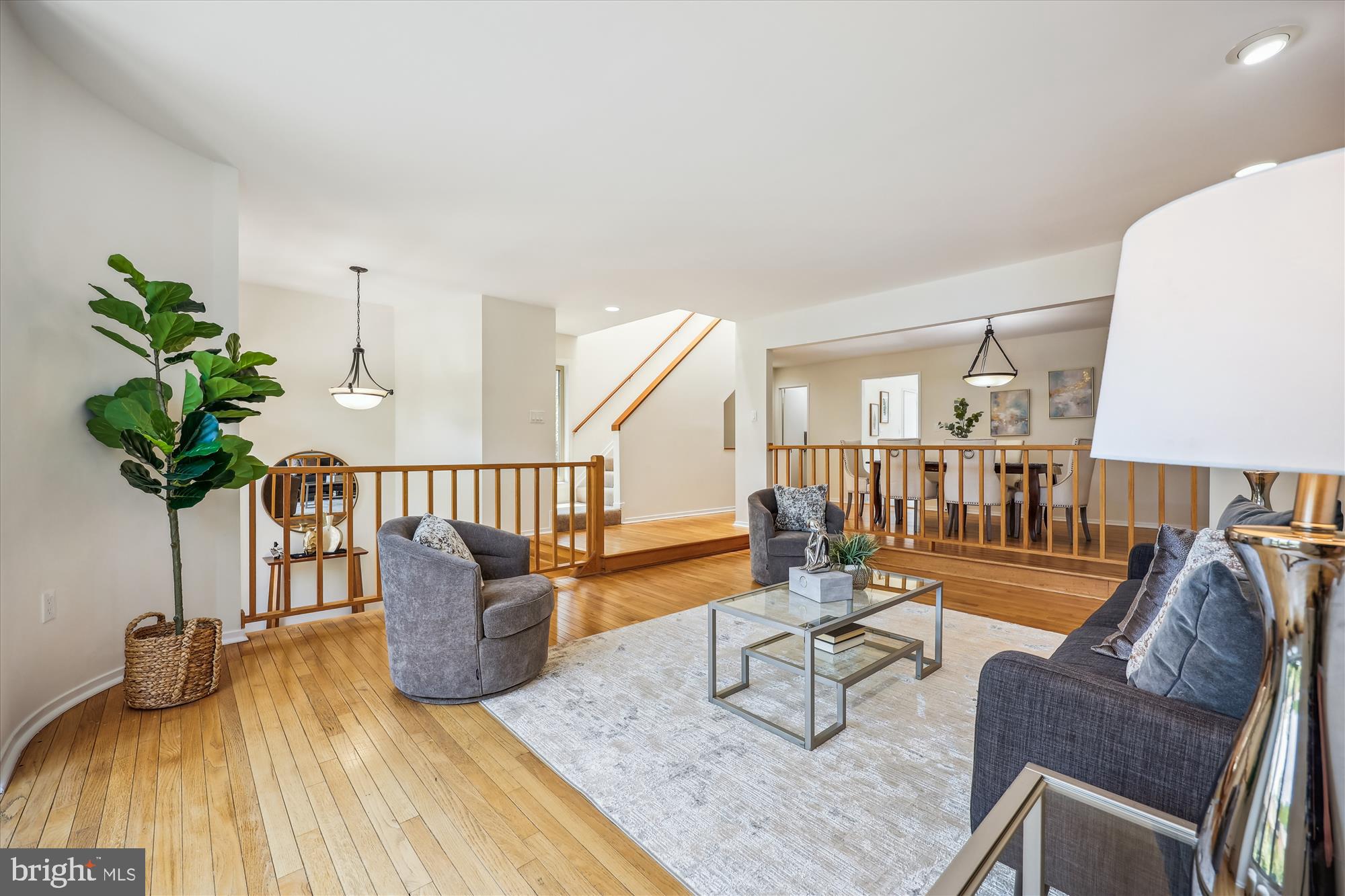 7 VALERIAN COURT