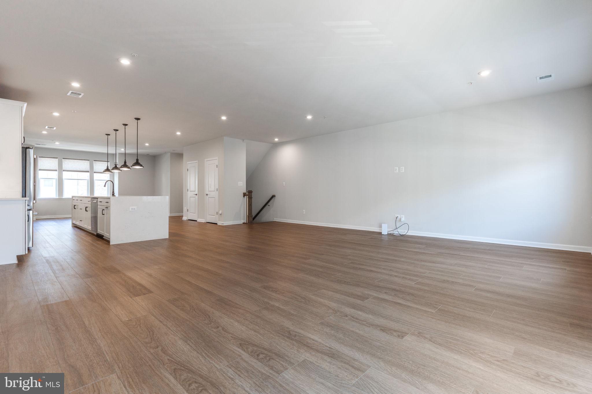 GLENN DALE COMMONS - Residential Lease