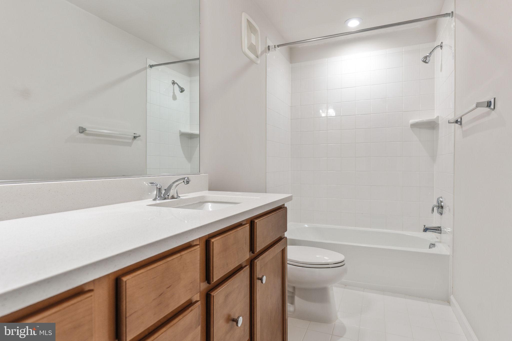 GLENN DALE COMMONS - Residential Lease