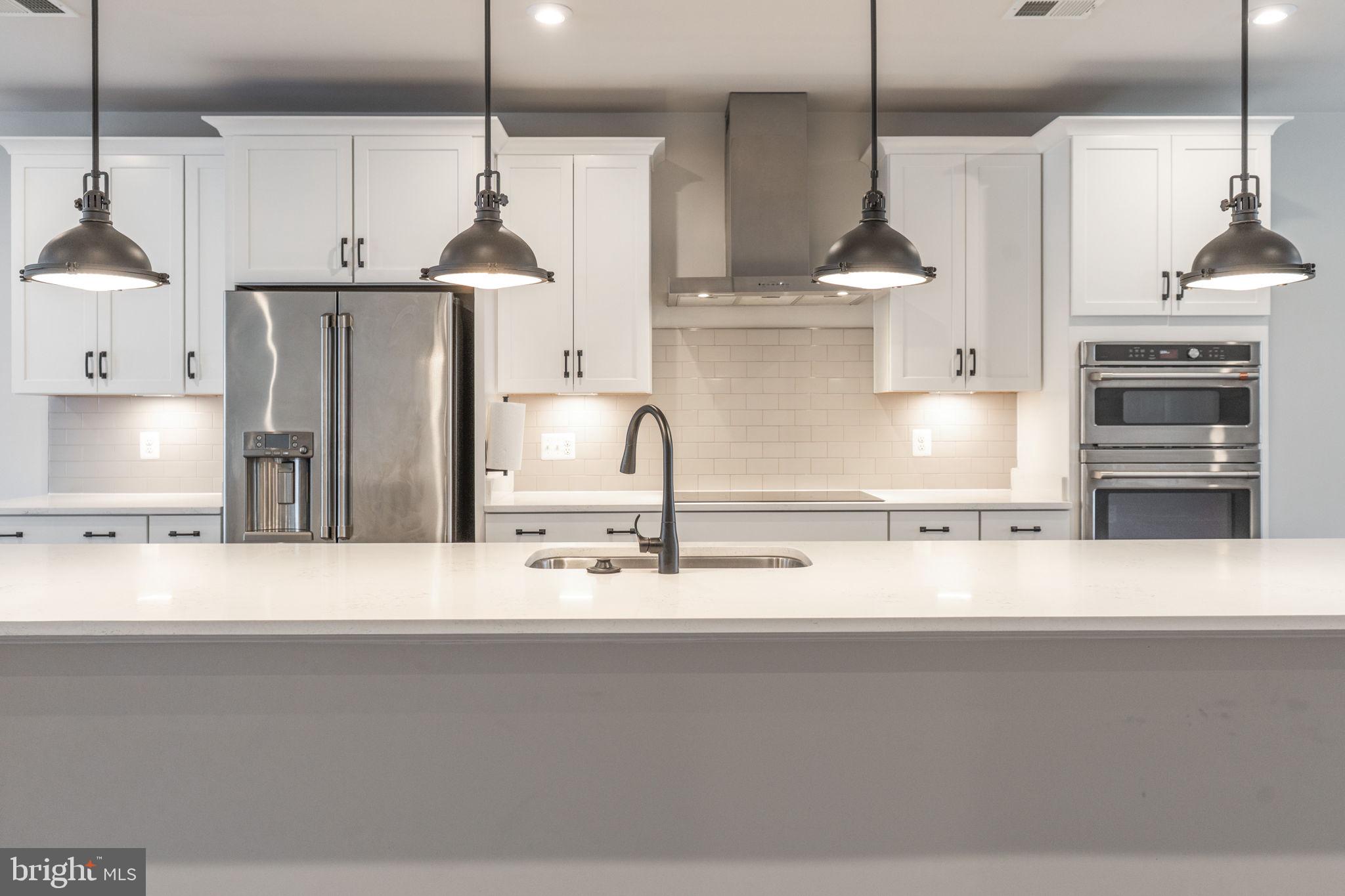 GLENN DALE COMMONS - Residential Lease