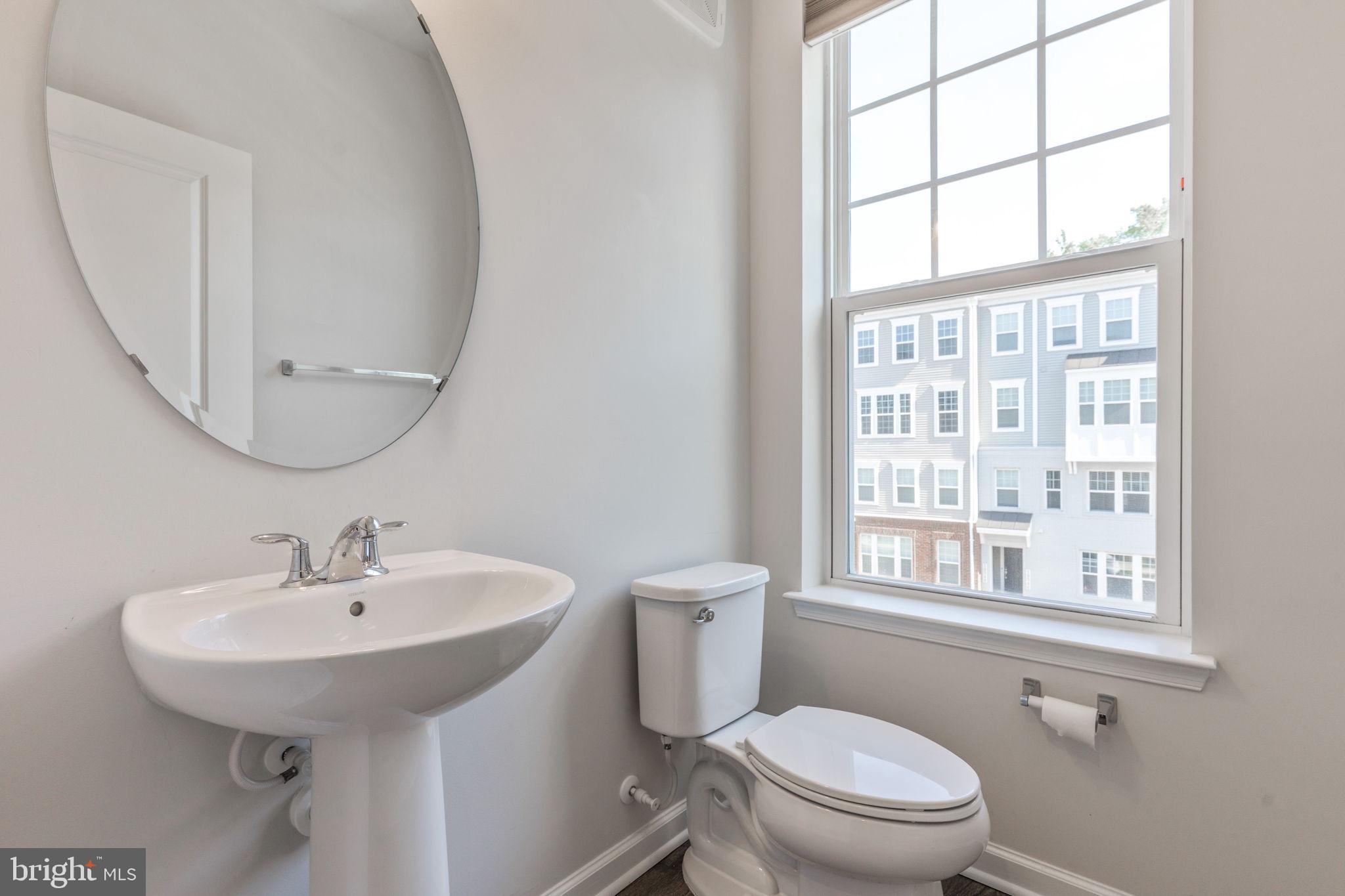 GLENN DALE COMMONS - Residential Lease