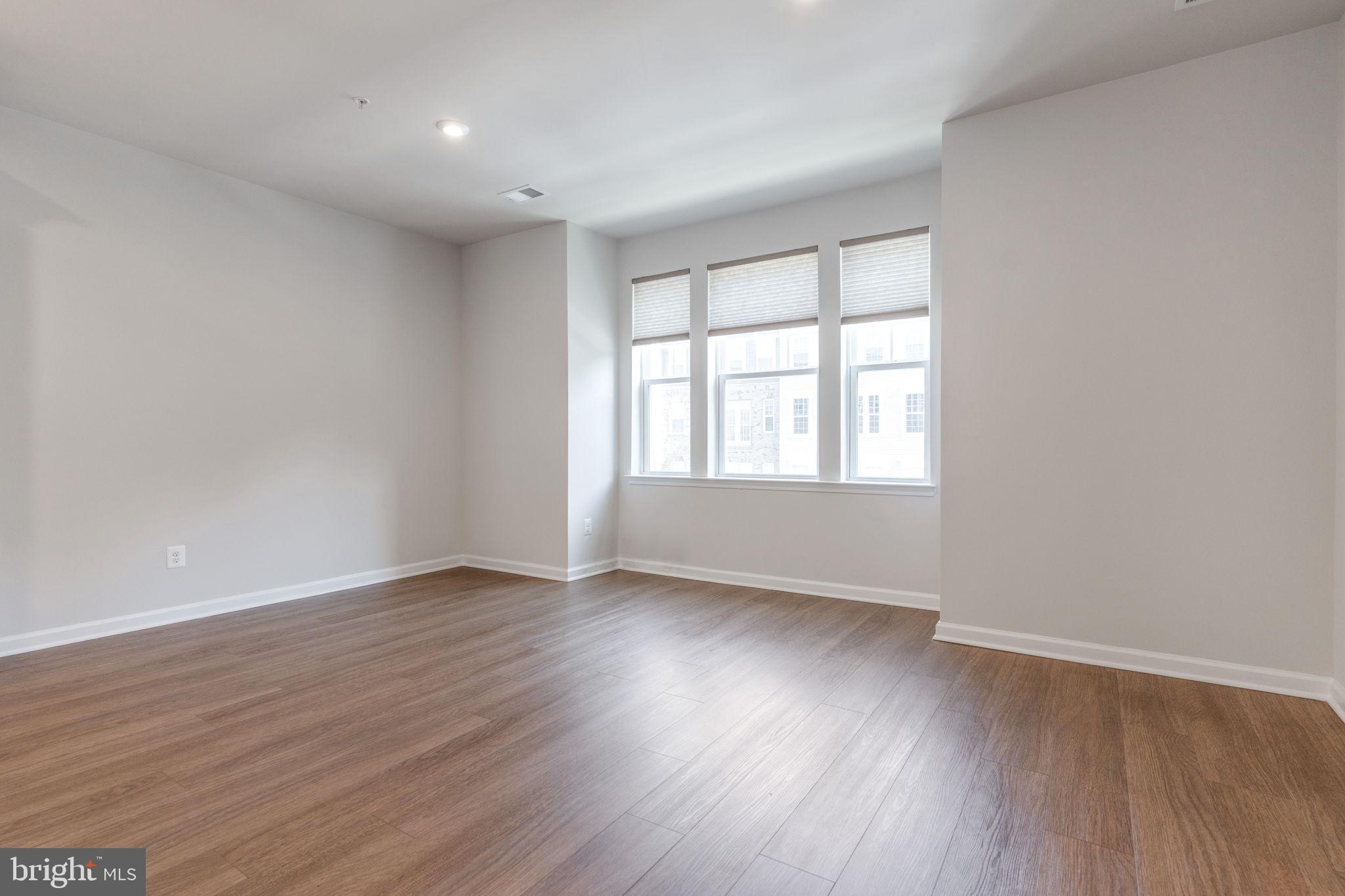 GLENN DALE COMMONS - Residential Lease