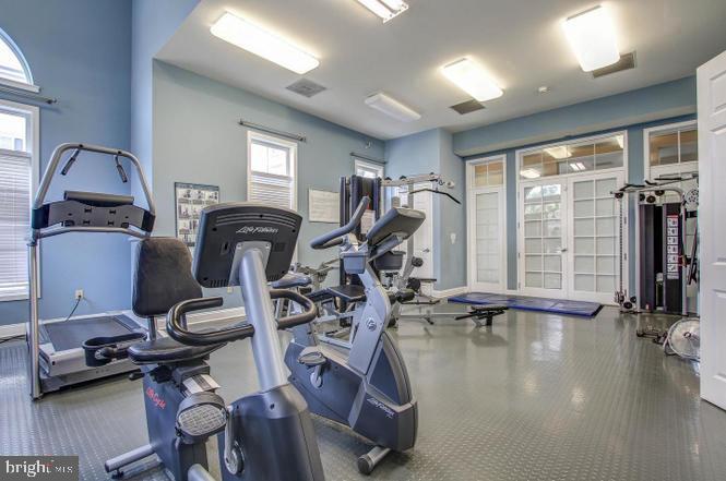 HIDDEN CREEK - Residential