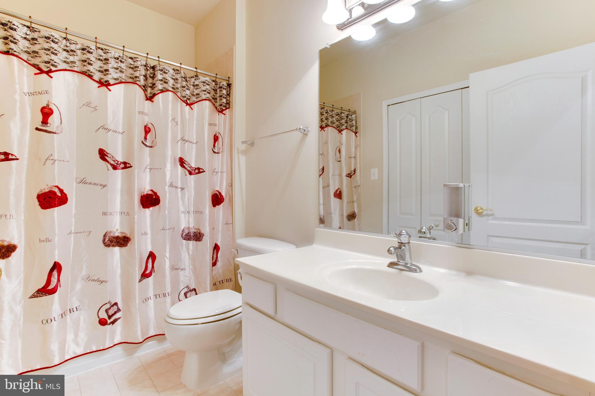 HIDDEN CREEK - Residential