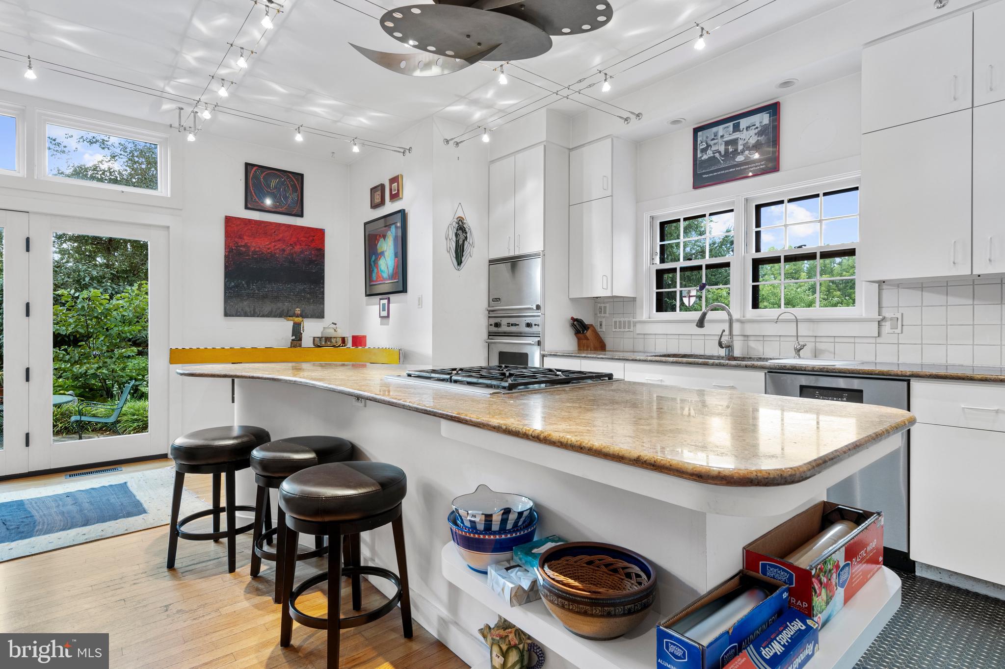 SCHOOL LANE HILLS - Residential