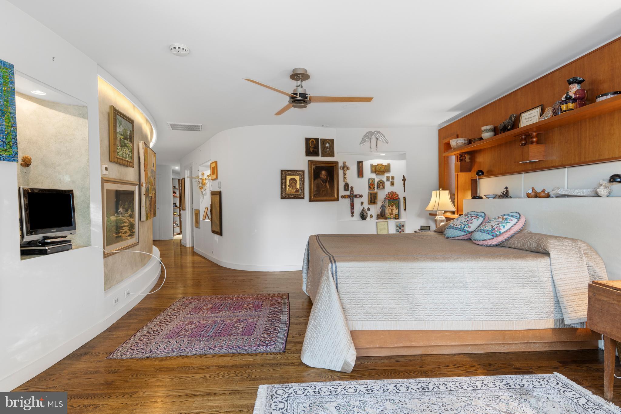 SCHOOL LANE HILLS - Residential