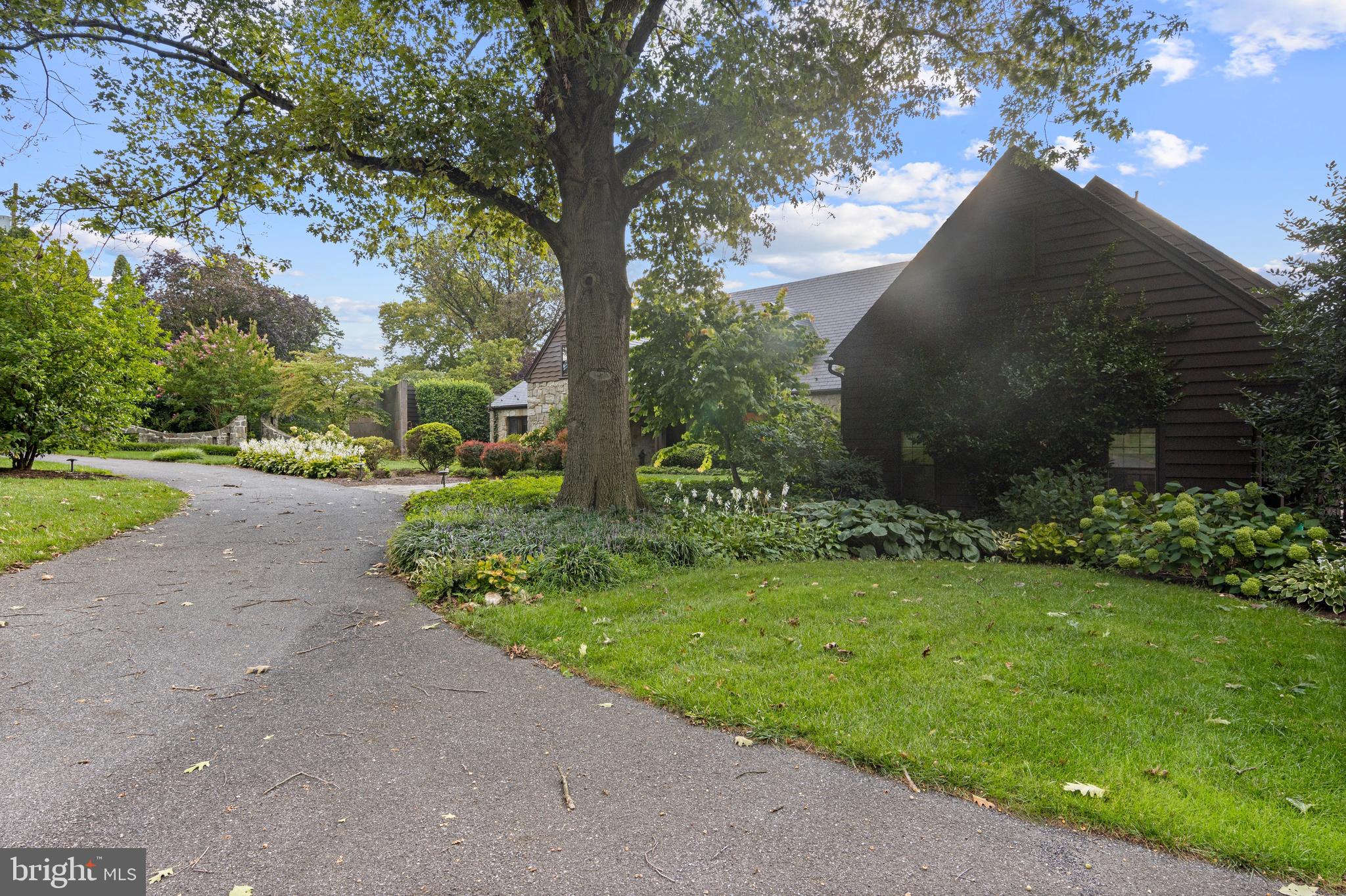 SCHOOL LANE HILLS - Residential