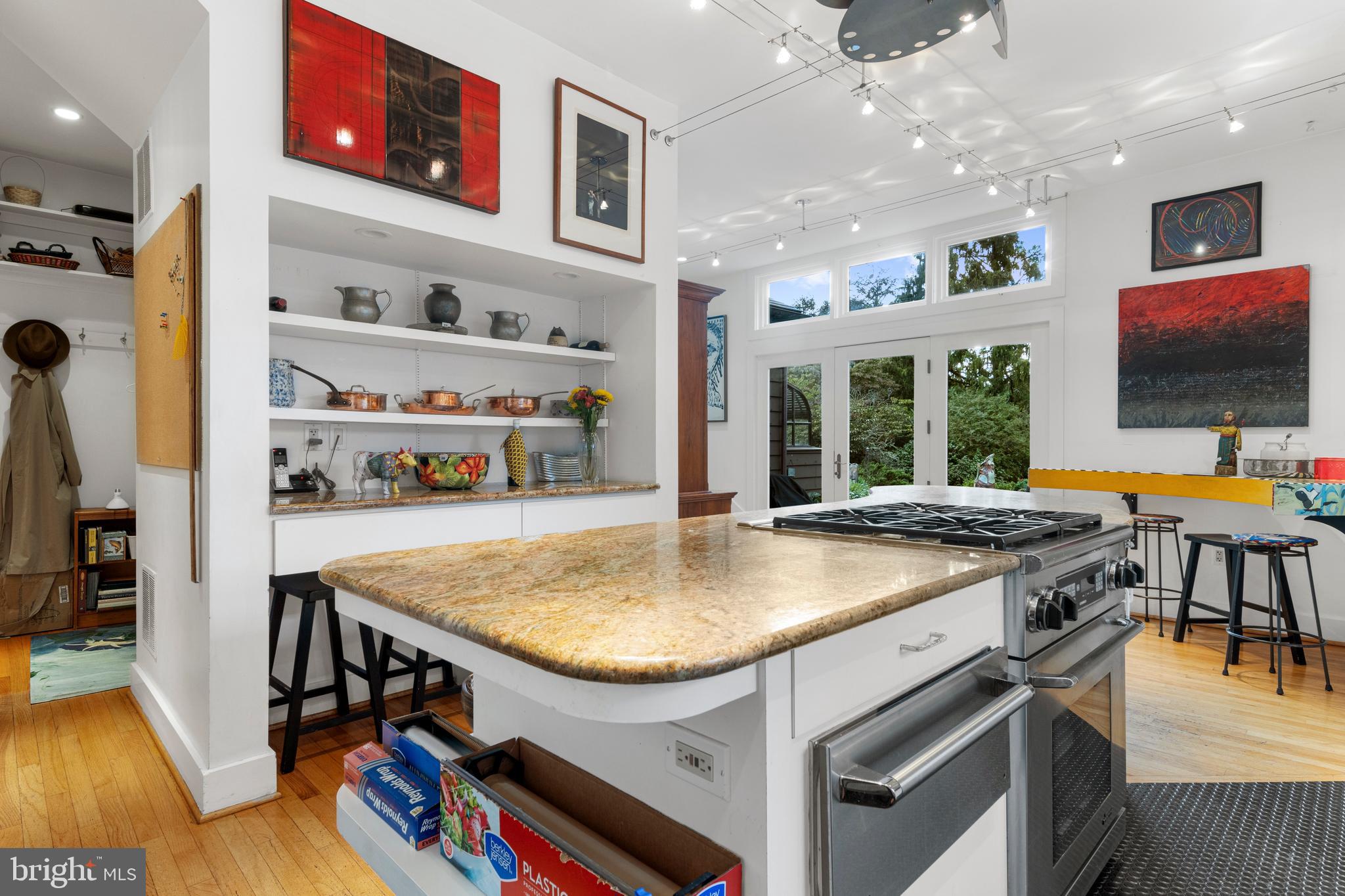 SCHOOL LANE HILLS - Residential