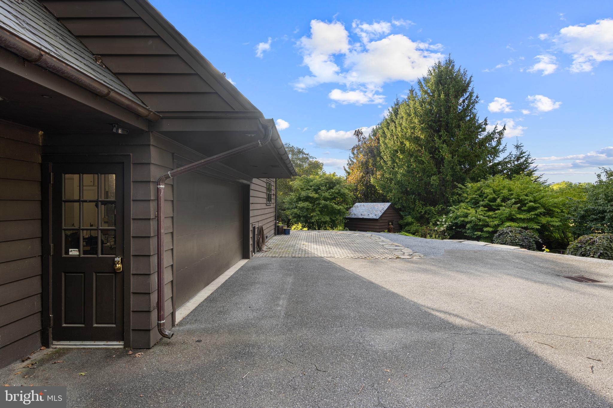 SCHOOL LANE HILLS - Residential