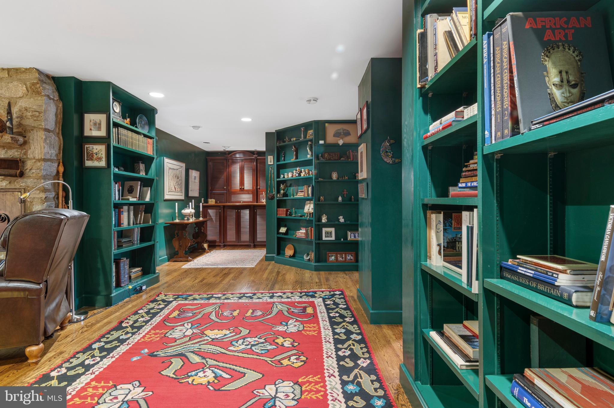 SCHOOL LANE HILLS - Residential