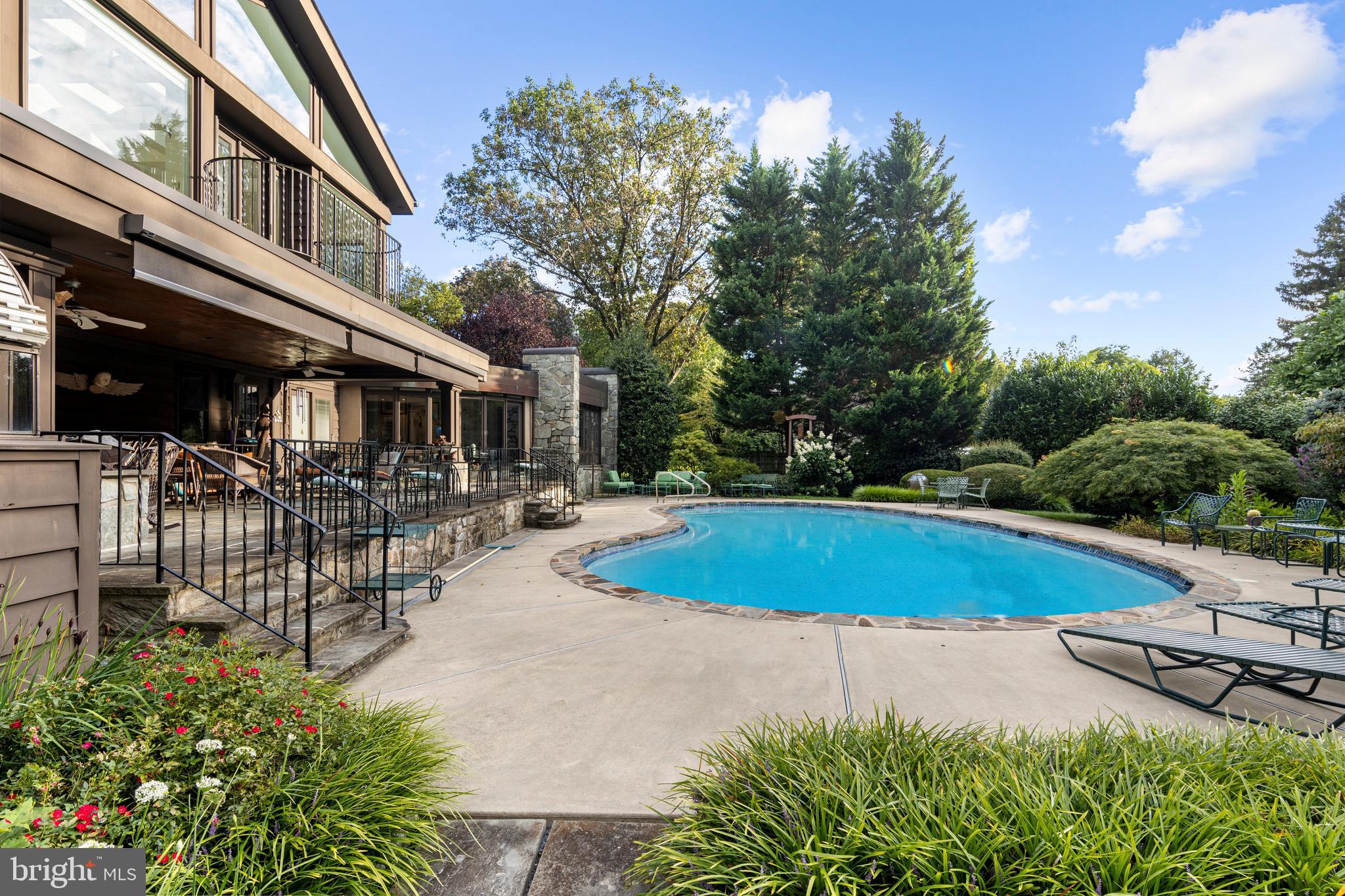 SCHOOL LANE HILLS - Residential