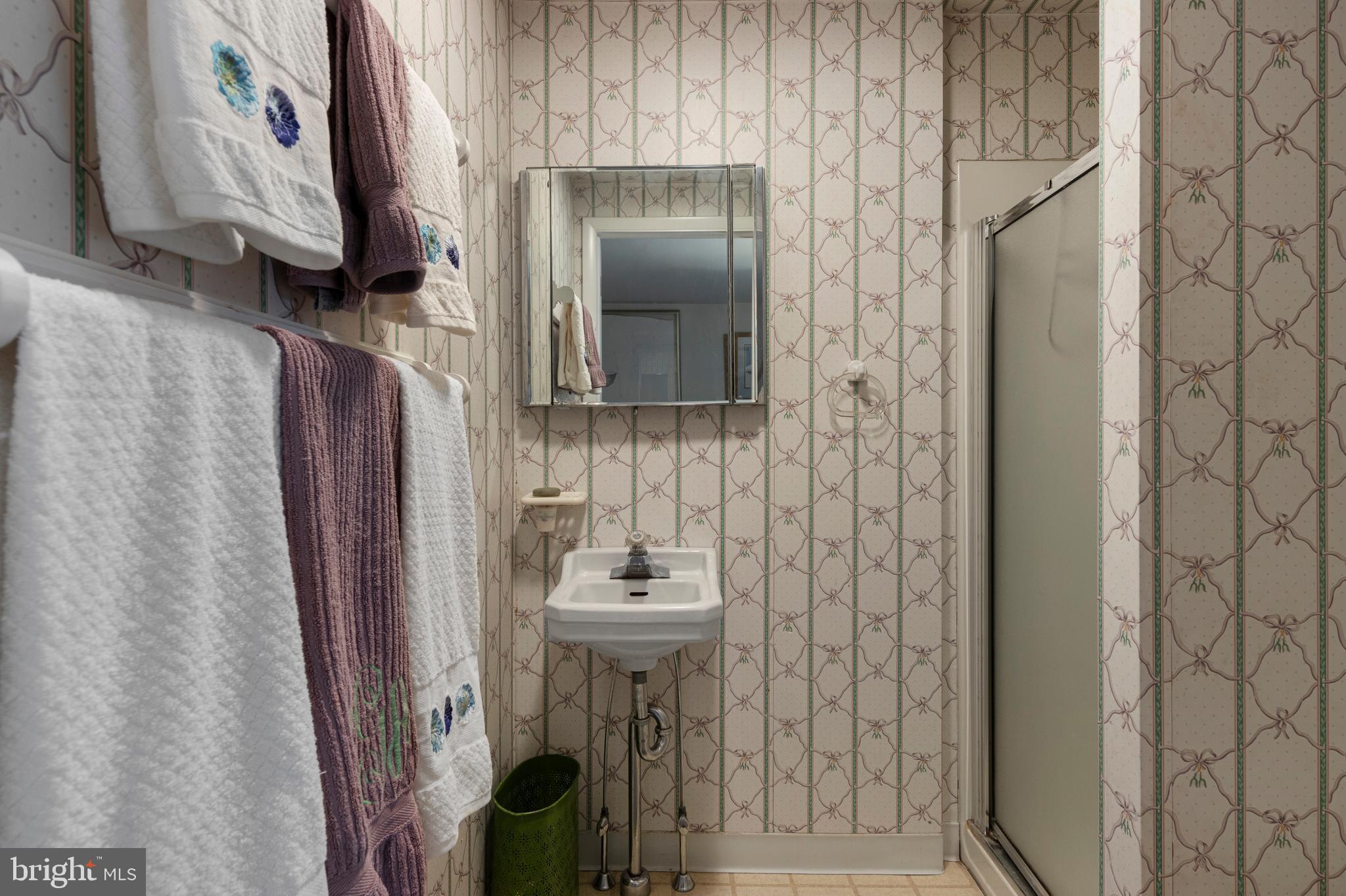 SCHOOL LANE HILLS - Residential