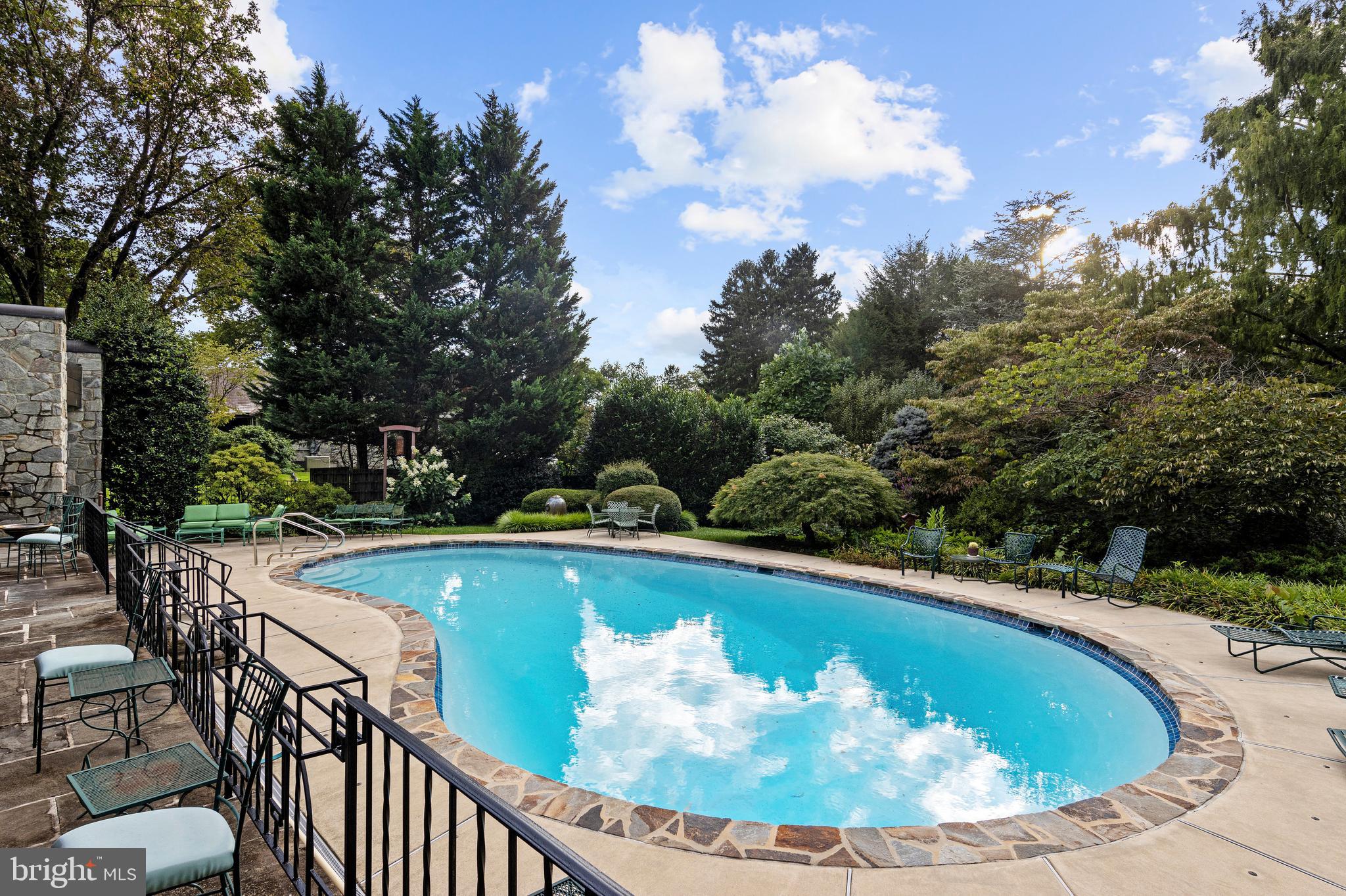 SCHOOL LANE HILLS - Residential