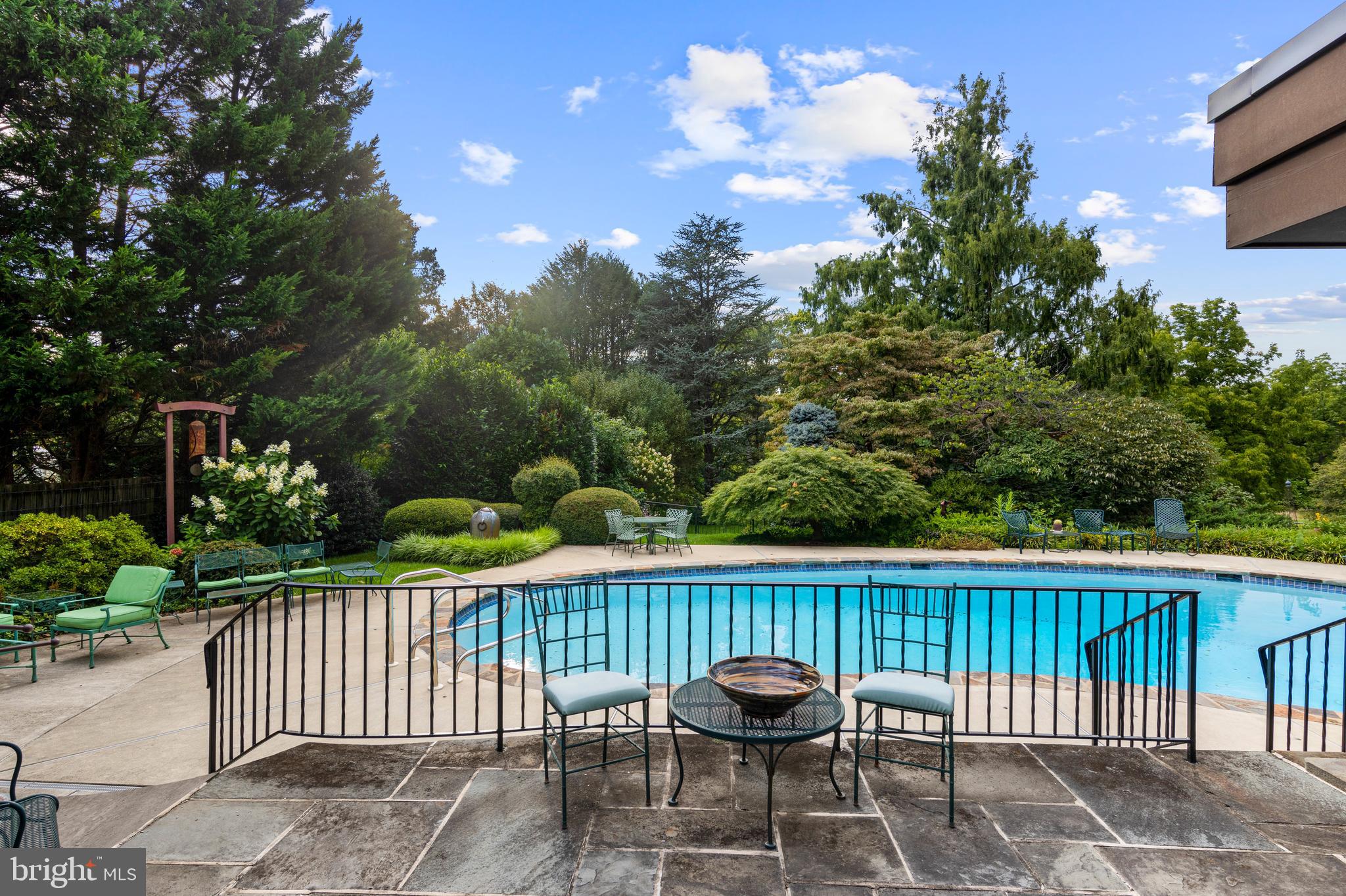 SCHOOL LANE HILLS - Residential