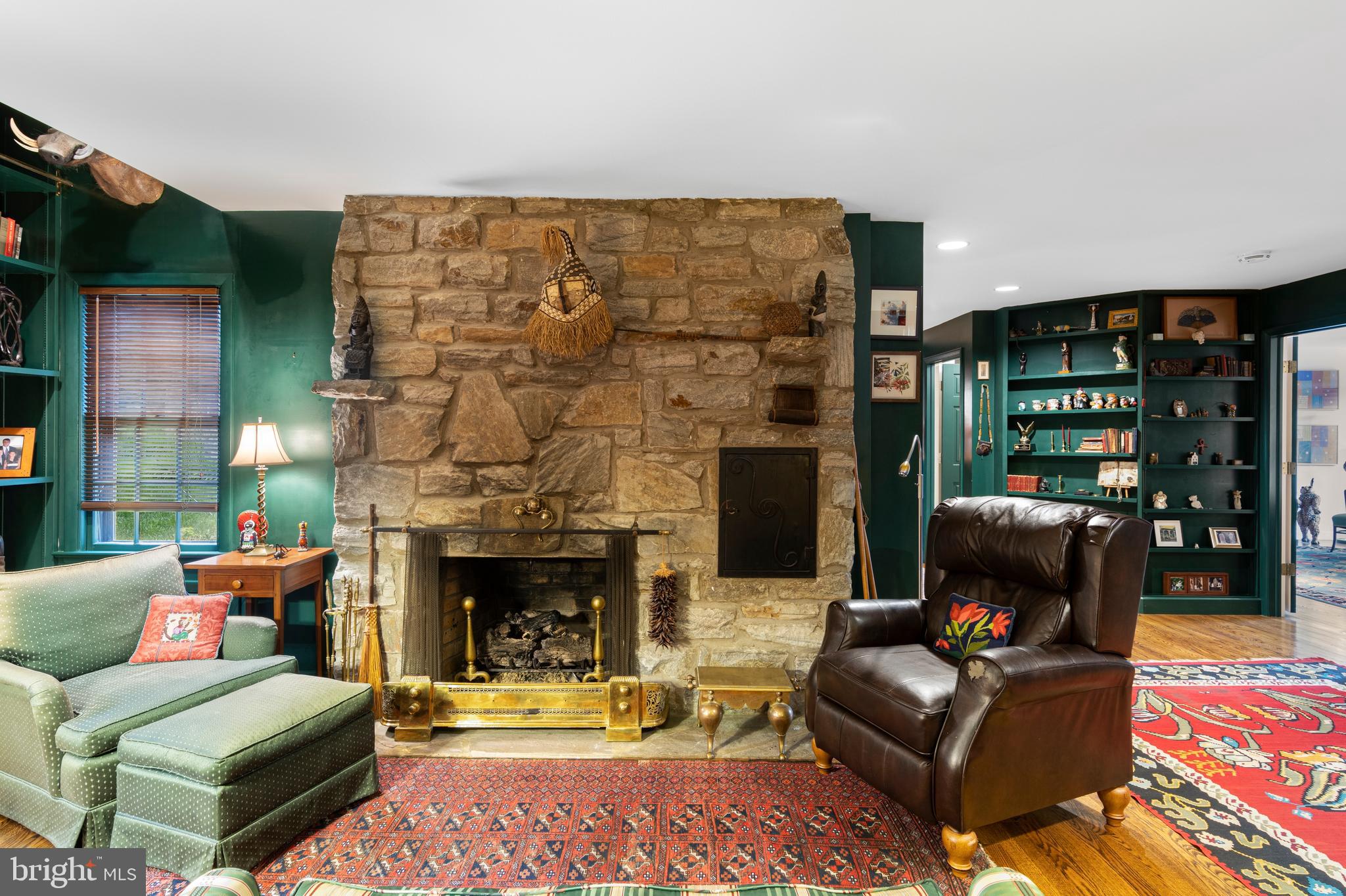 SCHOOL LANE HILLS - Residential