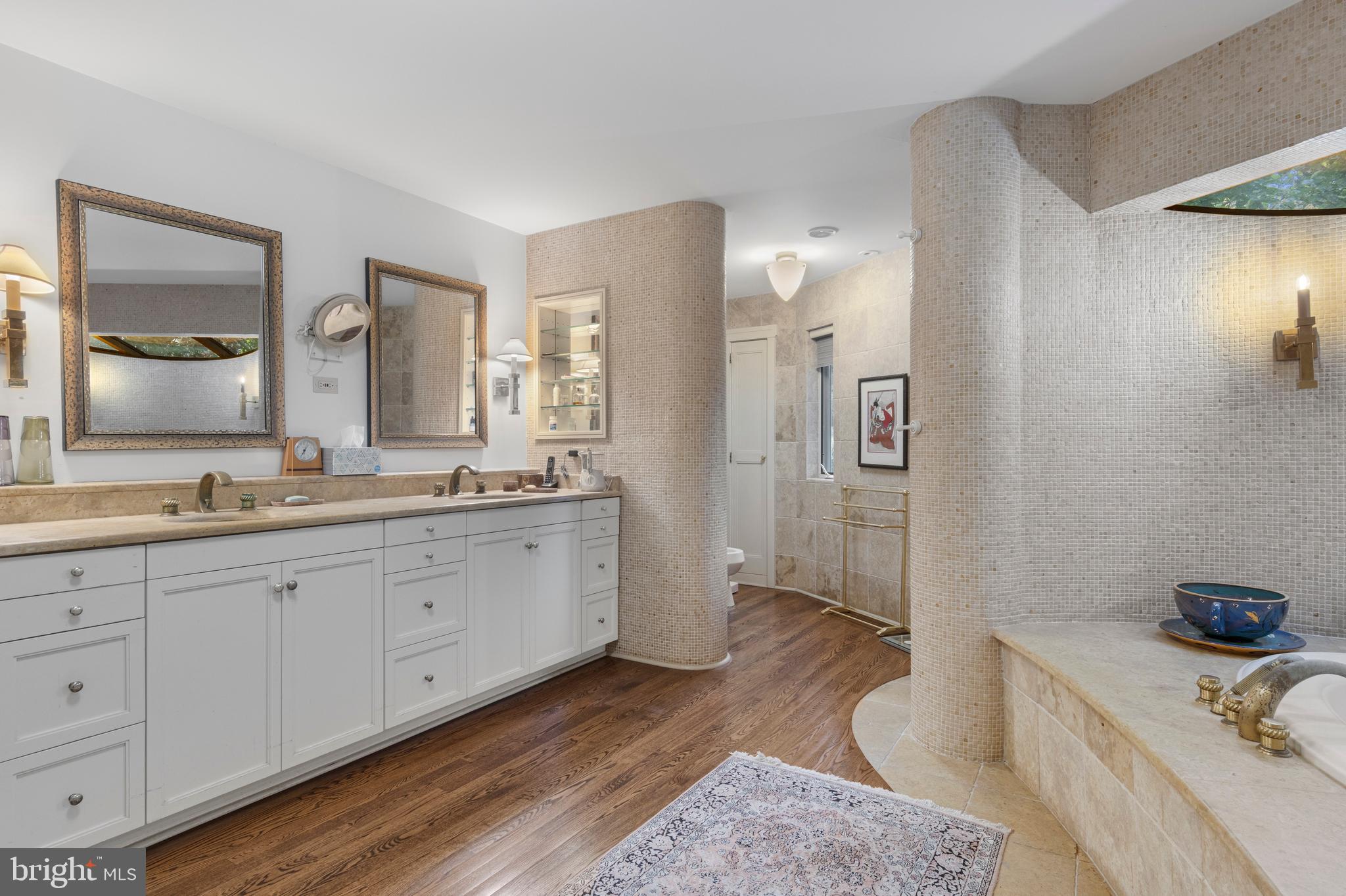 SCHOOL LANE HILLS - Residential