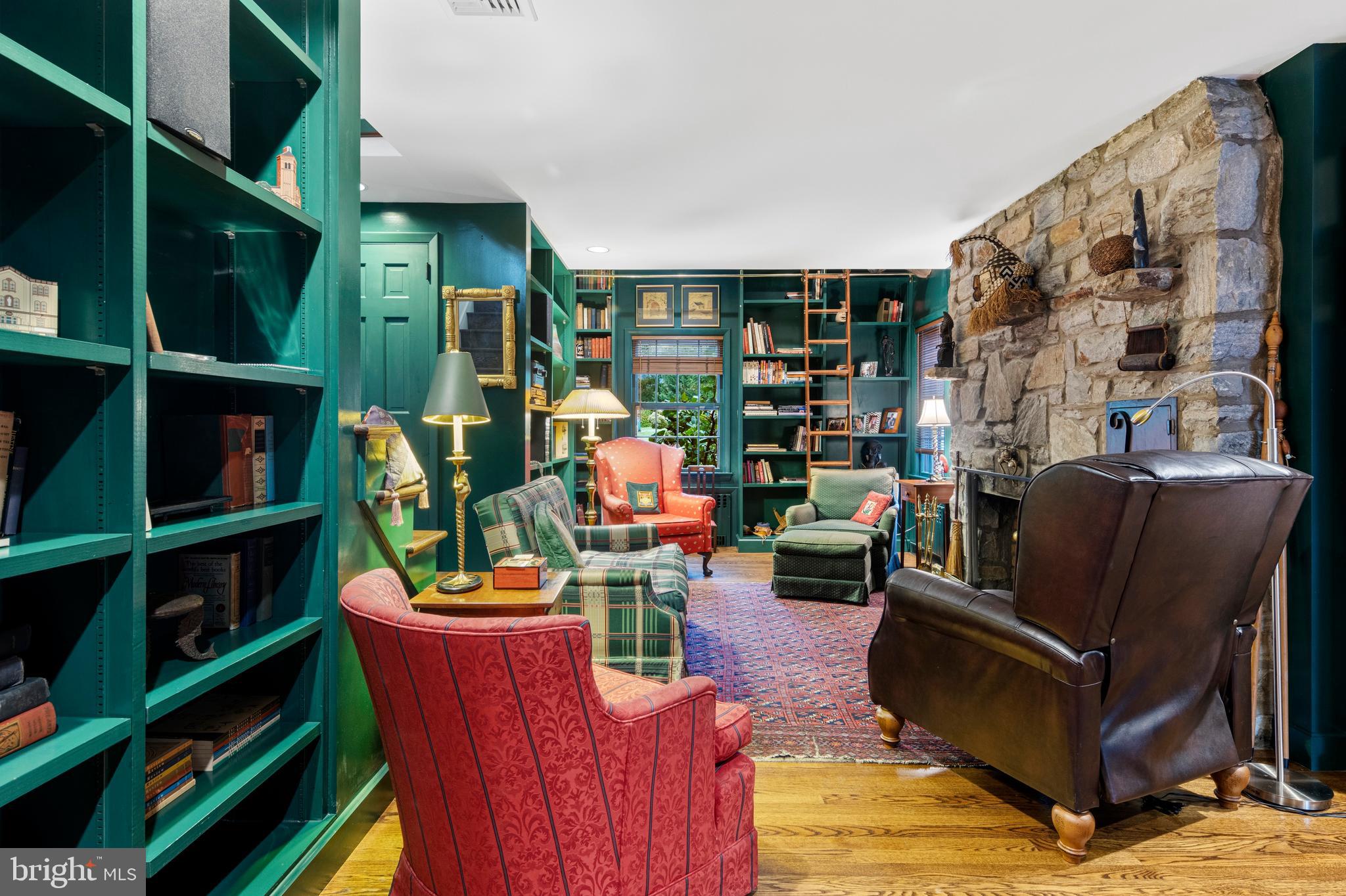 SCHOOL LANE HILLS - Residential