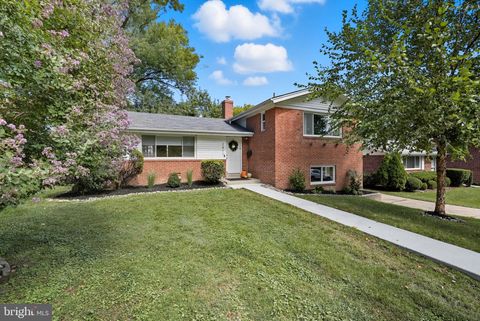 Photo of 2411 Lillian Drive, SILVER SPRING, MD 20902 (MLS # MDMC2200836)