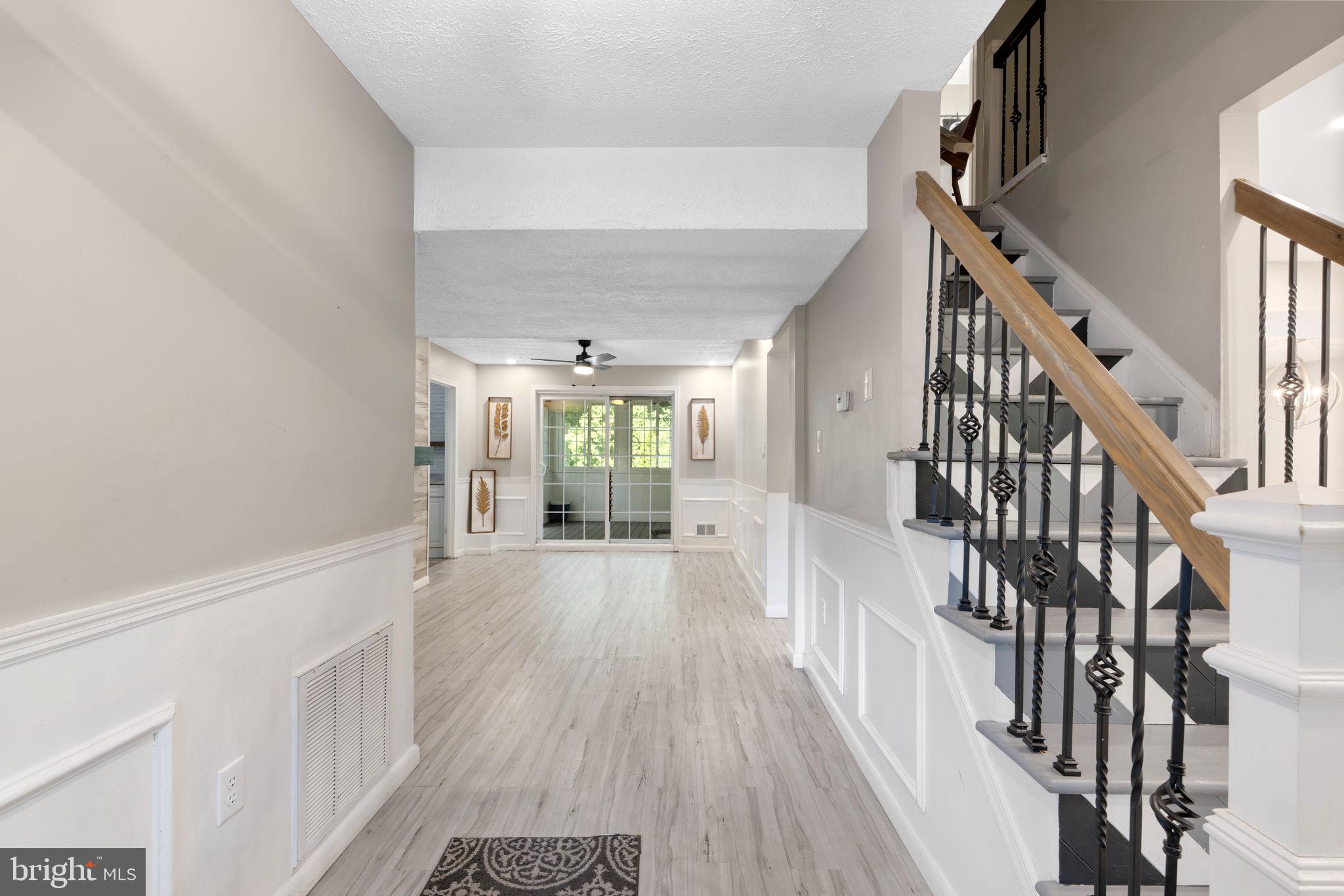 30020 TOMAHAWK COURT