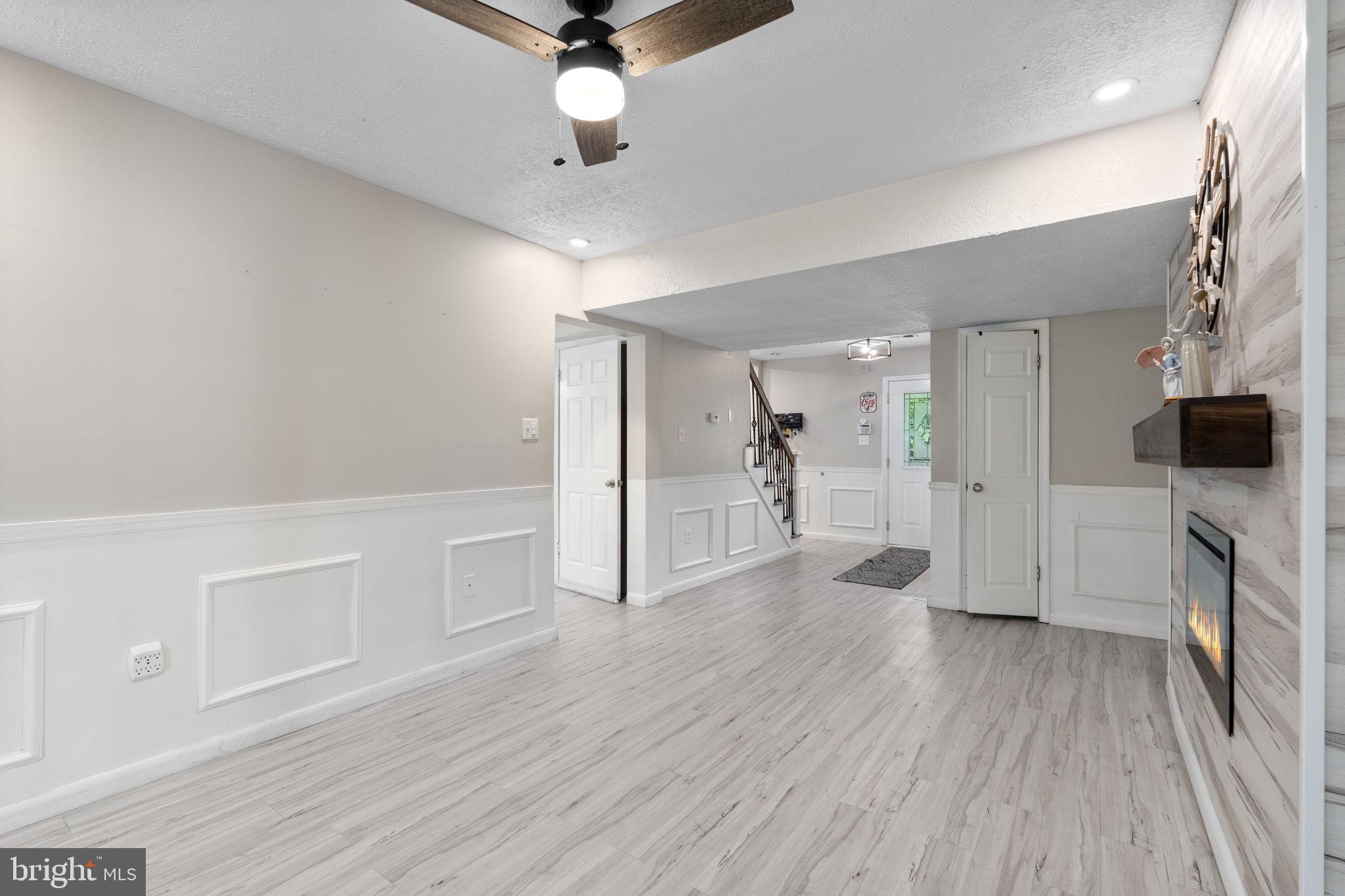 30020 TOMAHAWK COURT