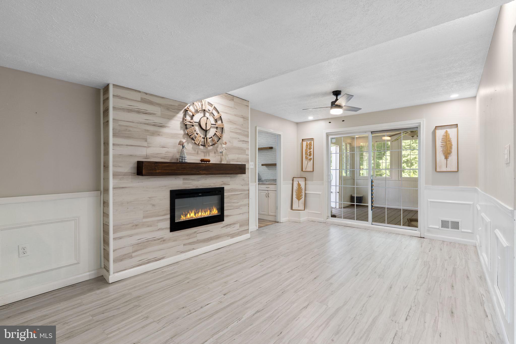 30020 TOMAHAWK COURT