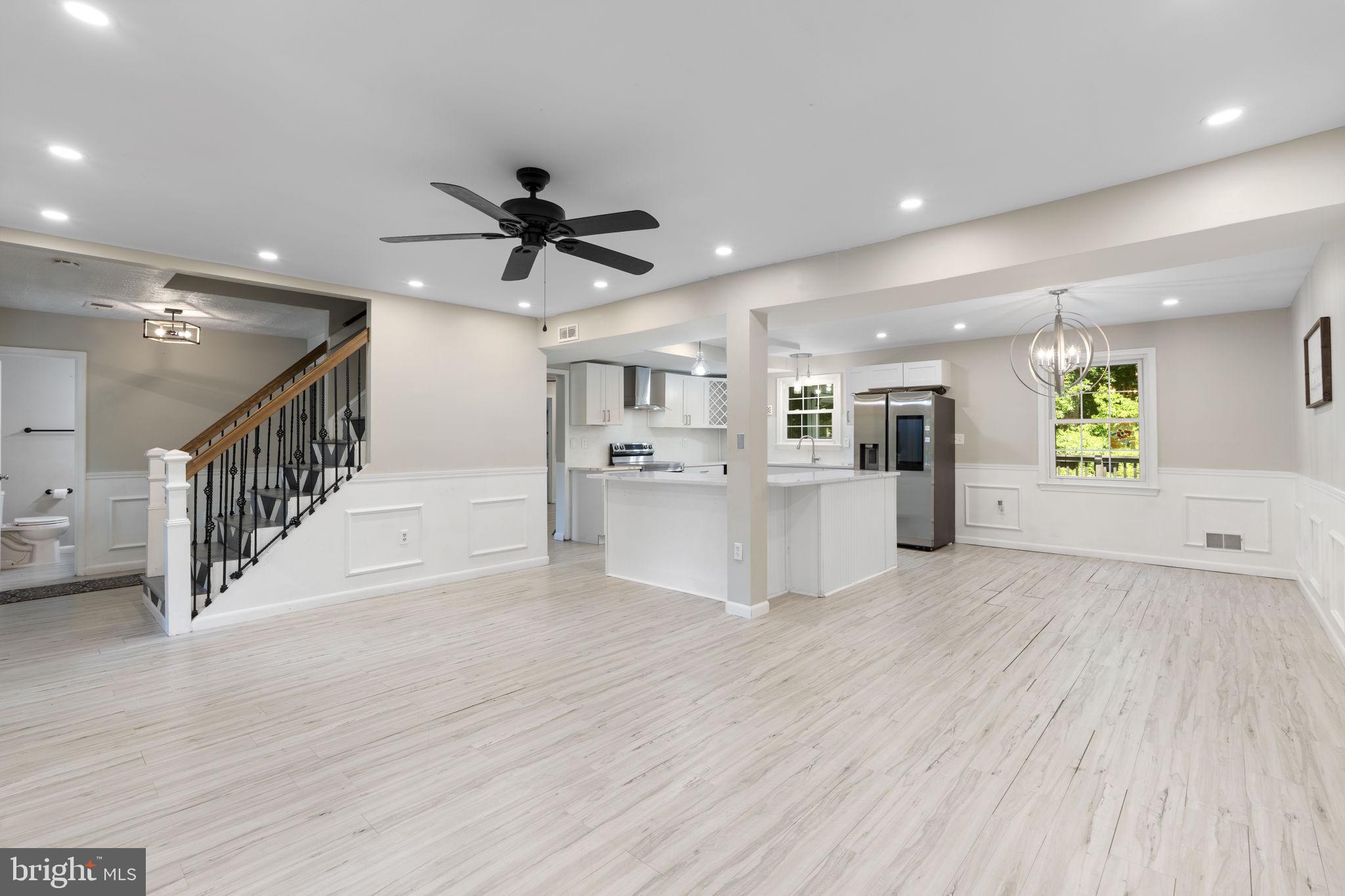 30020 TOMAHAWK COURT