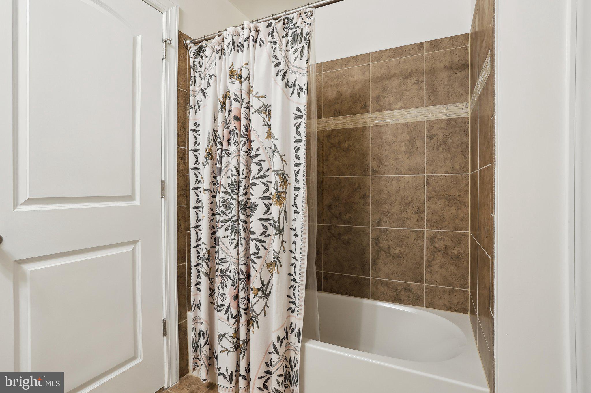 THE RES AT ROSE TREE - Residential