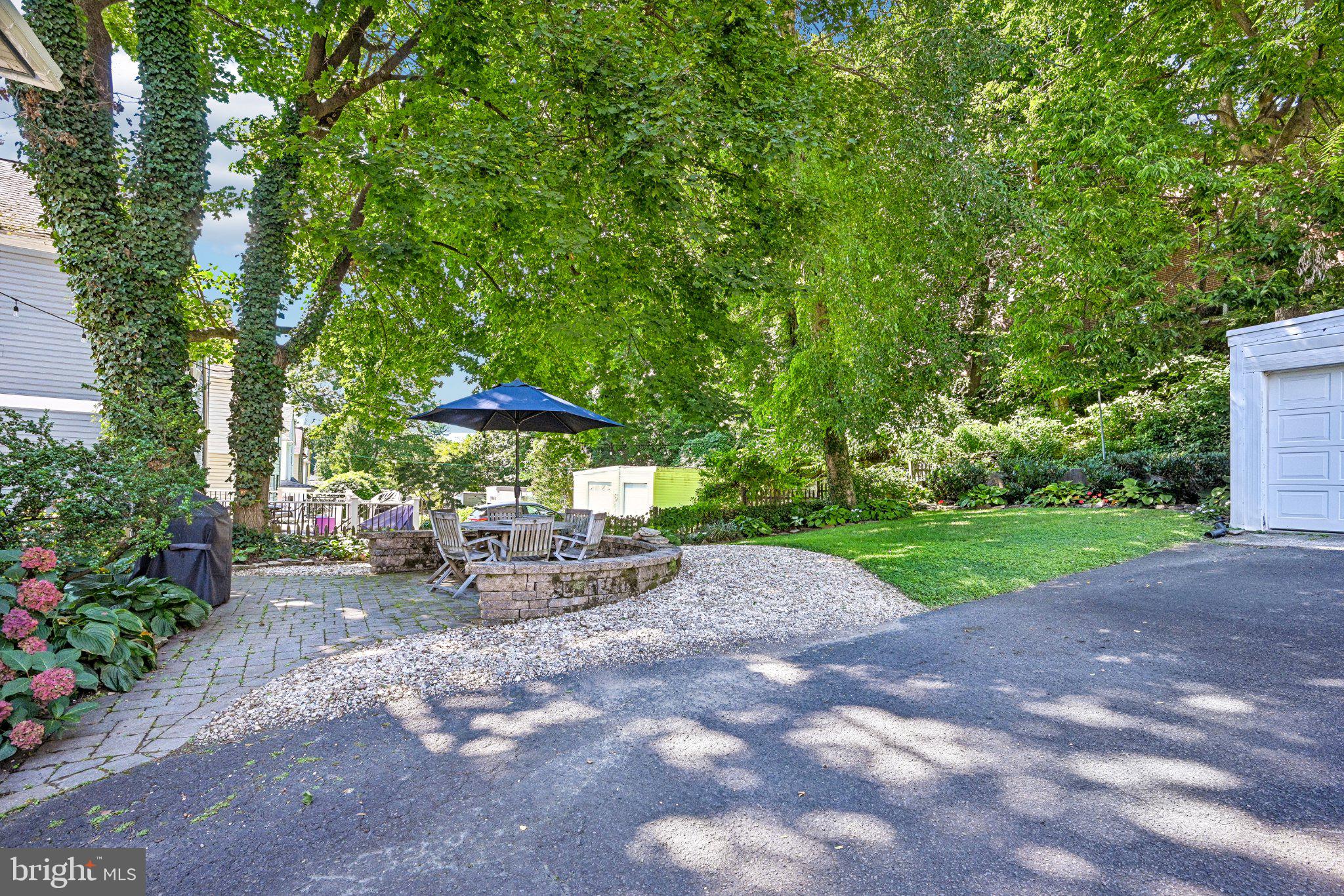 327 GREENWOOD AVENUE