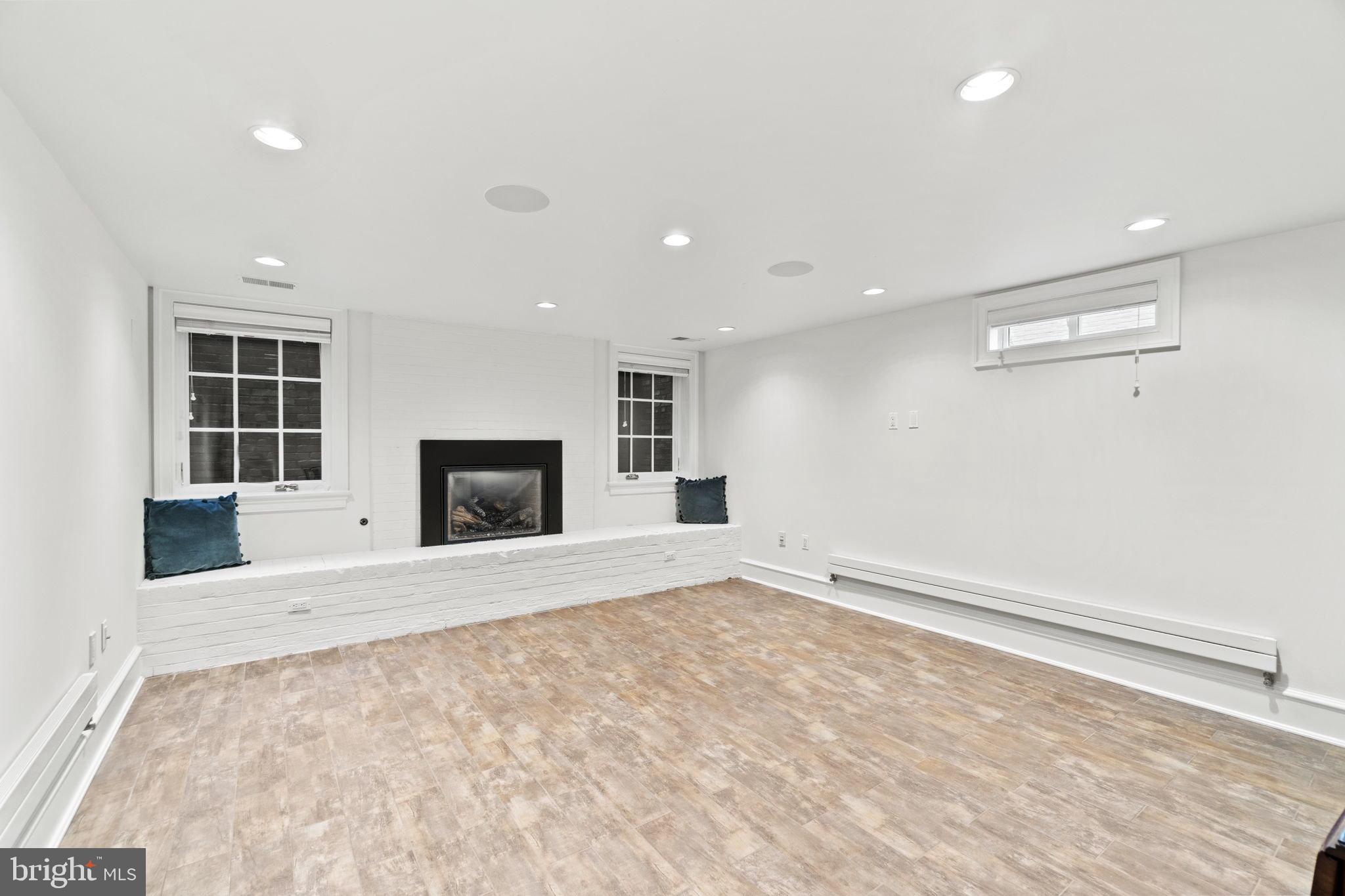 GEORGETOWN - Residential