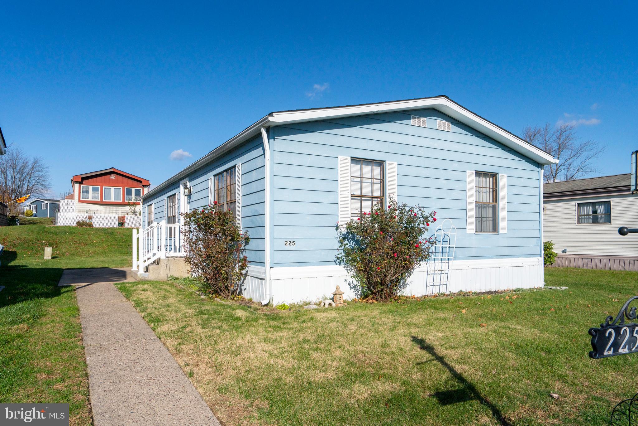 225 CHERRYWOOD COURT