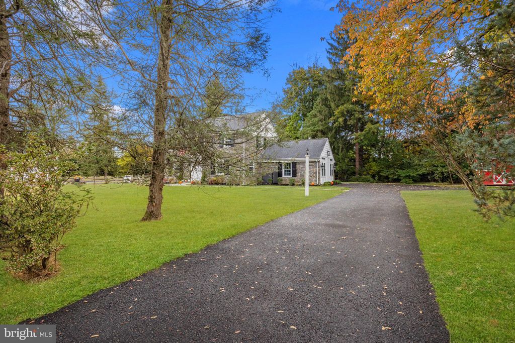 Photo of 1434 Holcomb Road, HUNTINGDON VALLEY, PA 19006 (MLS # PAMC2158990)
