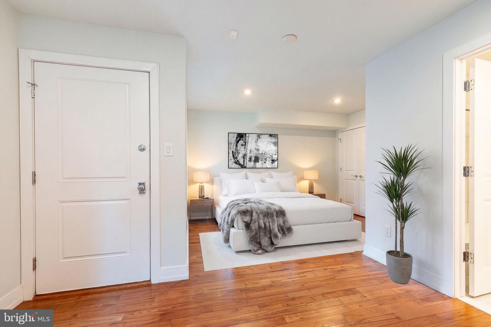 GRADUATE HOSPITAL - Residential