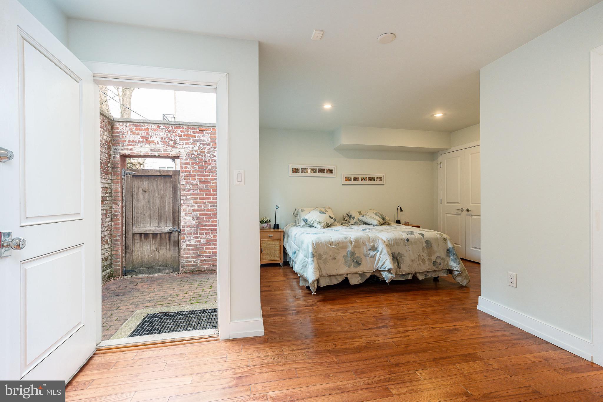 GRADUATE HOSPITAL - Residential