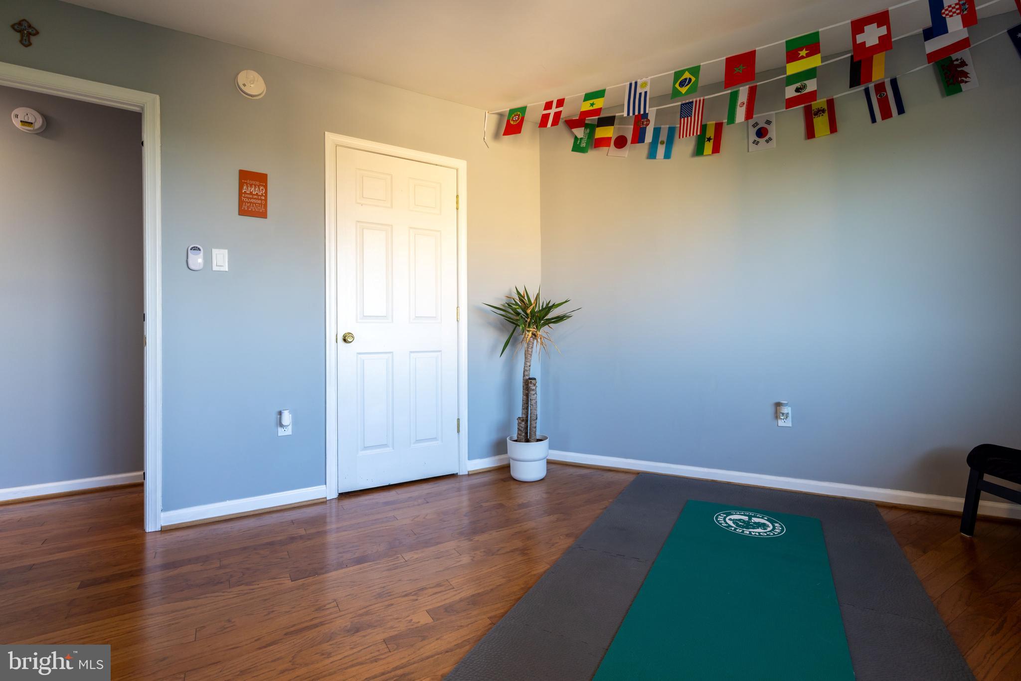 PINEWAY TOWERS - Residential Lease