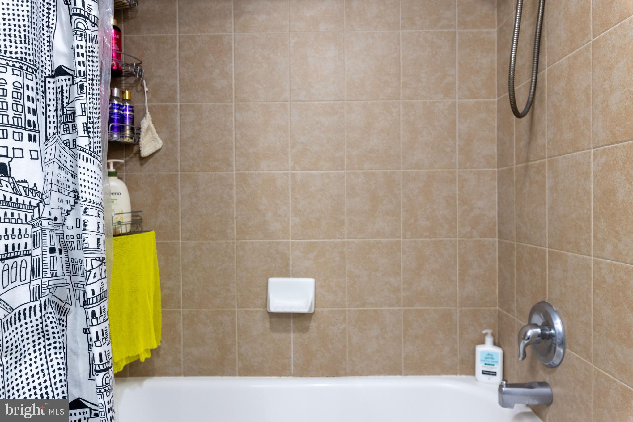 PINEWAY TOWERS - Residential Lease