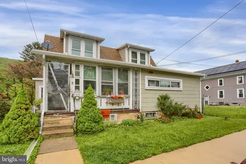 209 North Street, Lykens, PA MLS: PADA2043634