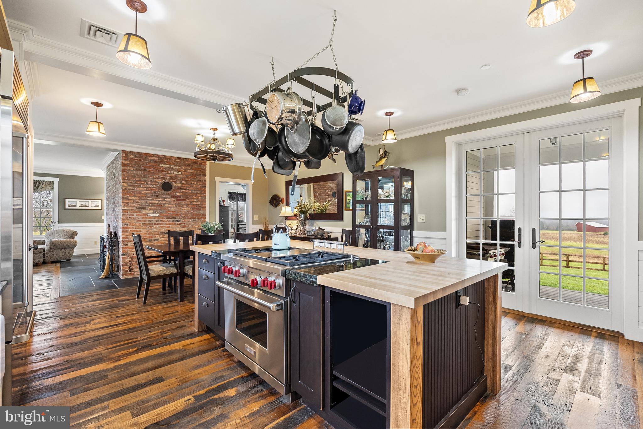 STONEY SPRINGS - Farm