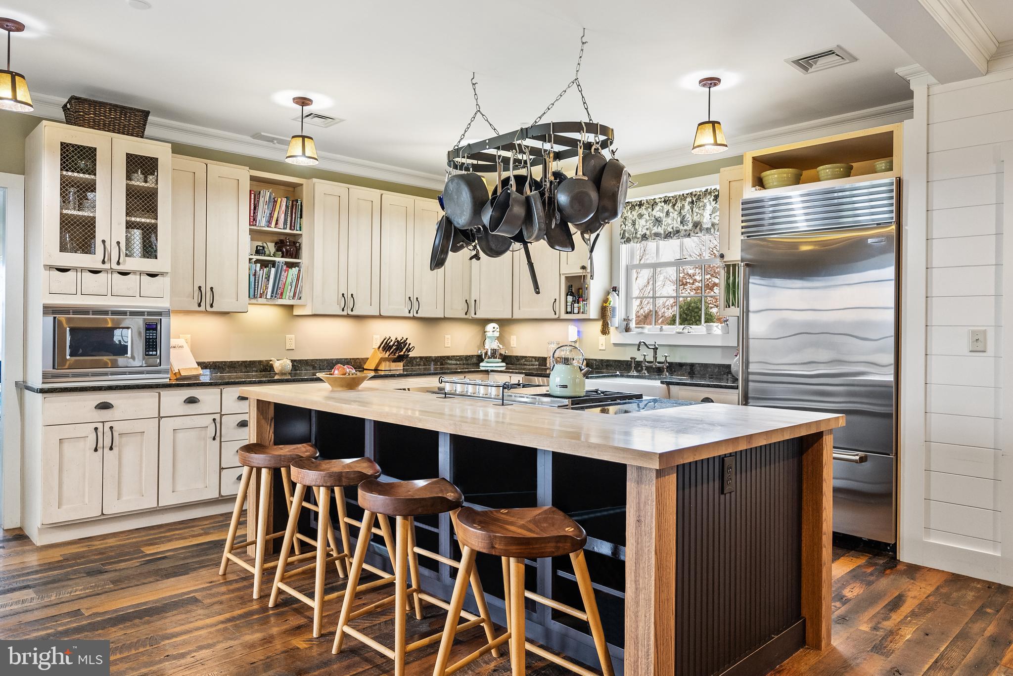 STONEY SPRINGS - Farm