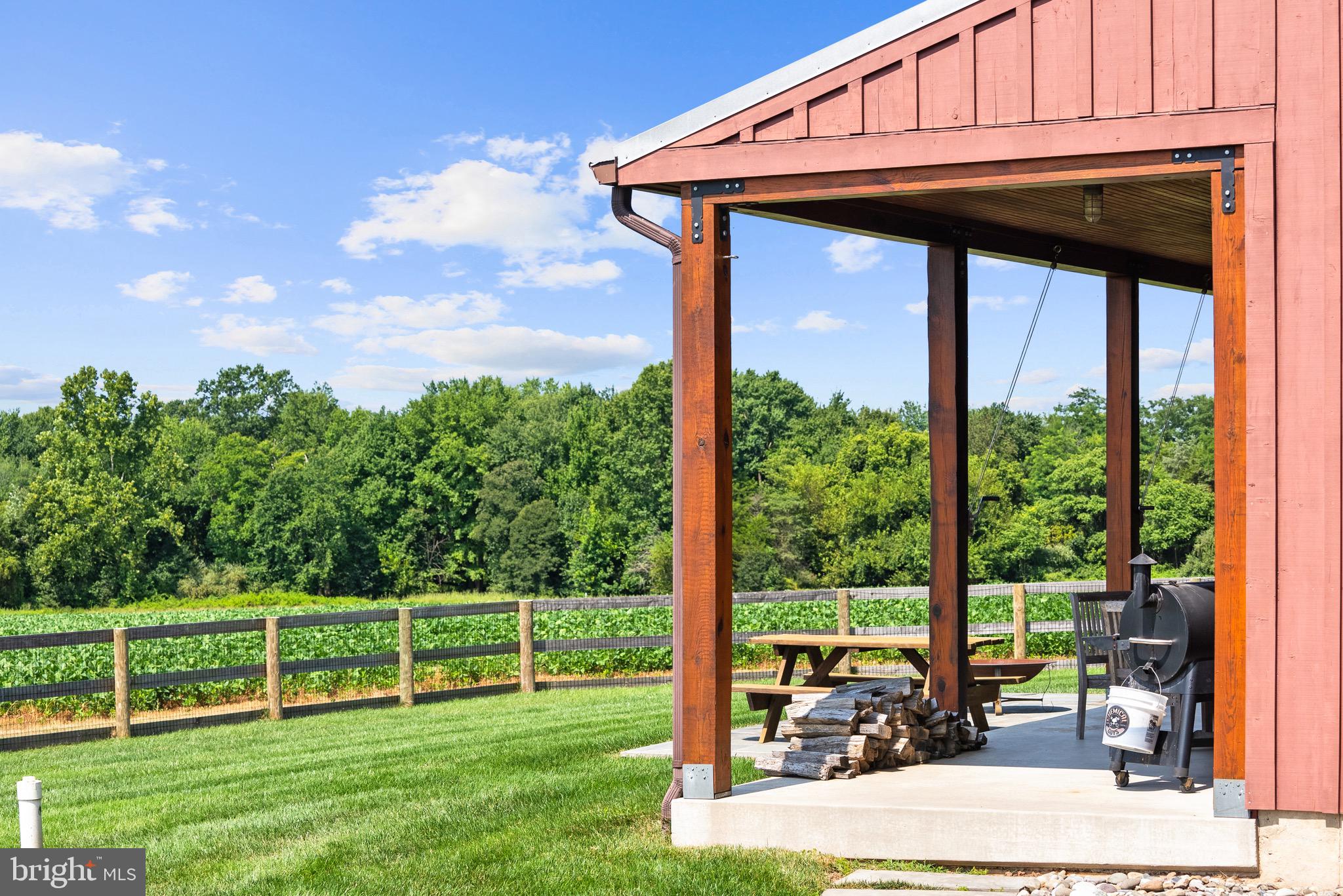 STONEY SPRINGS - Farm