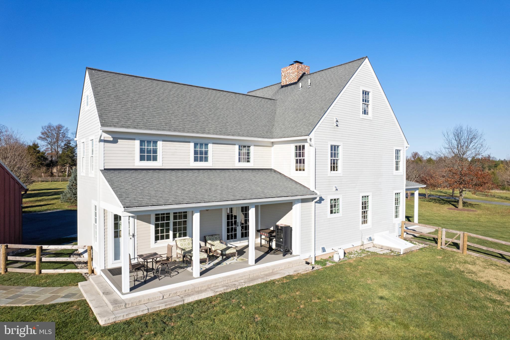 STONEY SPRINGS - Farm