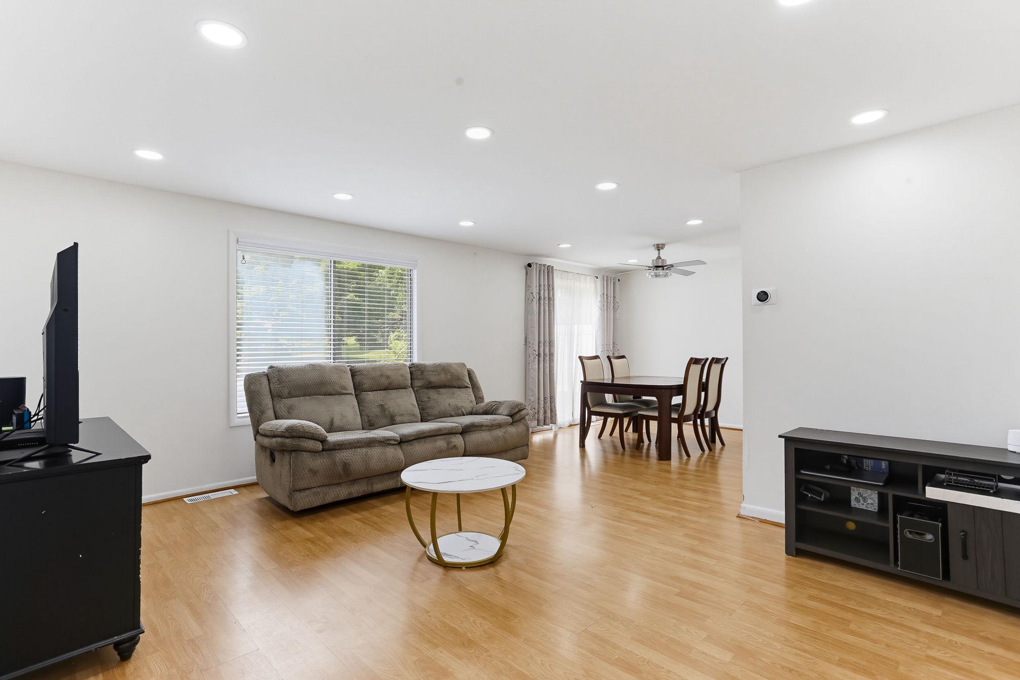 1 DENDRON COURT 36-1