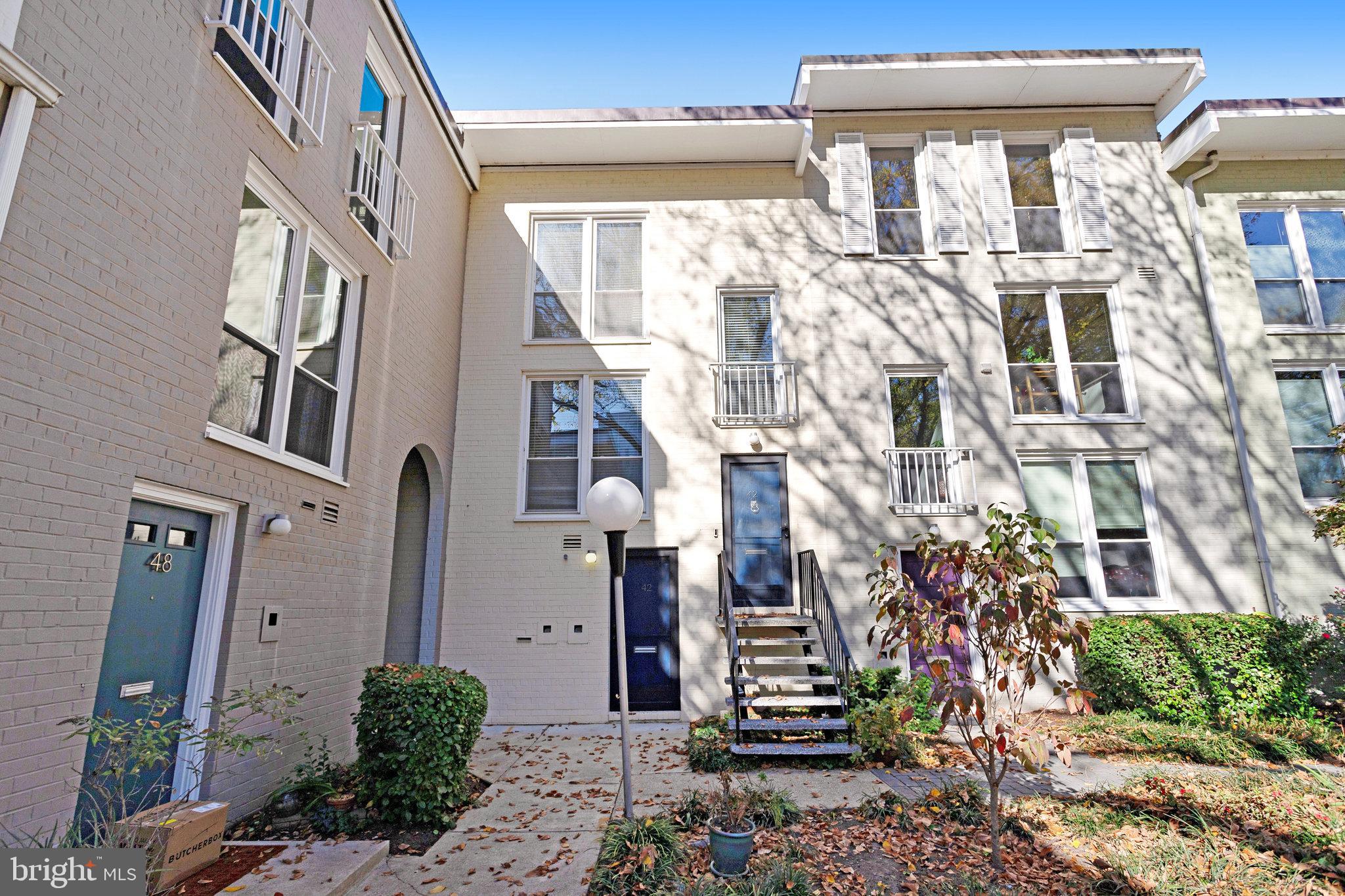 42 G STREET SW