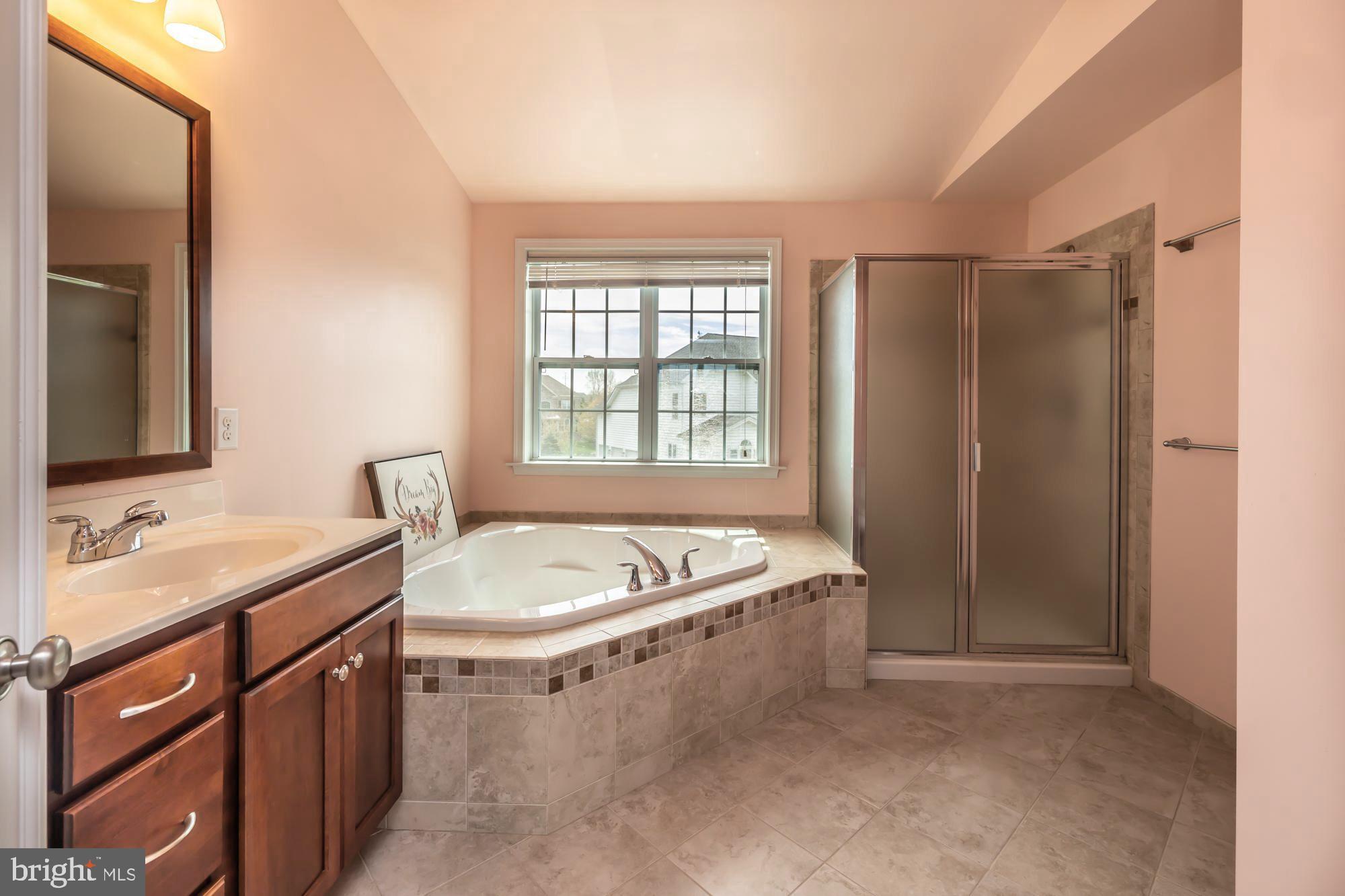 HORSHAM VALLEY ESTAT - Residential