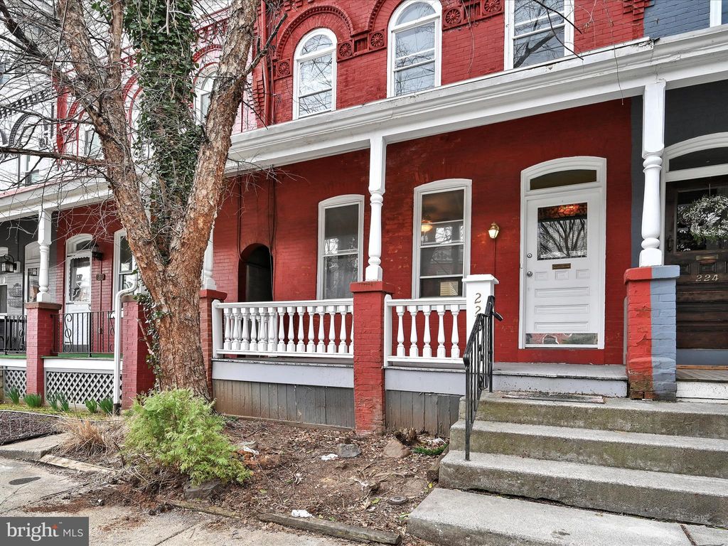 Photo of 226 E New Street, Lancaster, PA 17602 (MLS # PALA2048068)