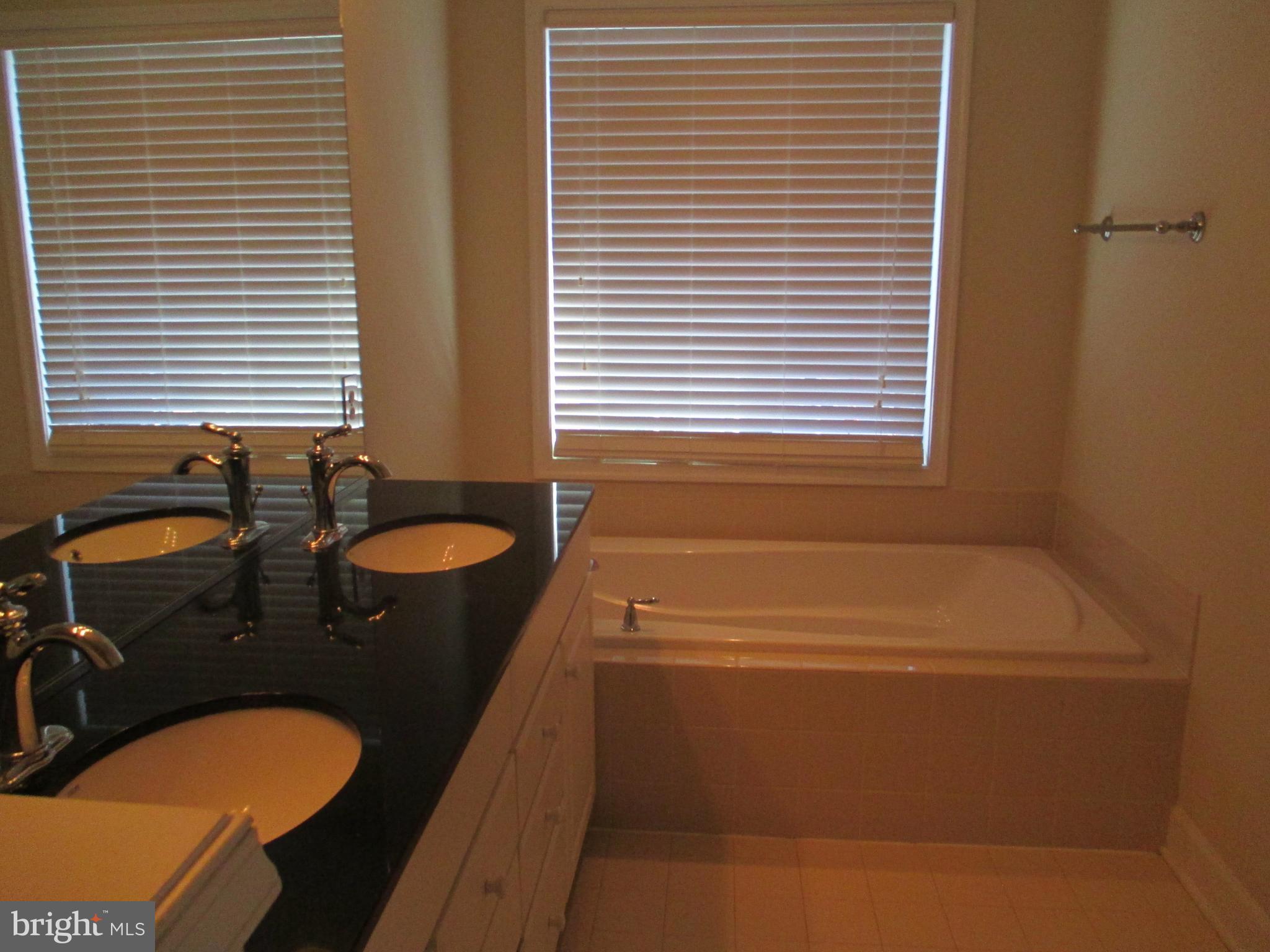 POTOMAC CLUB - Residential Lease